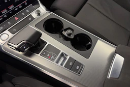 Valkoinen Audi A6 2020 kuva 27.