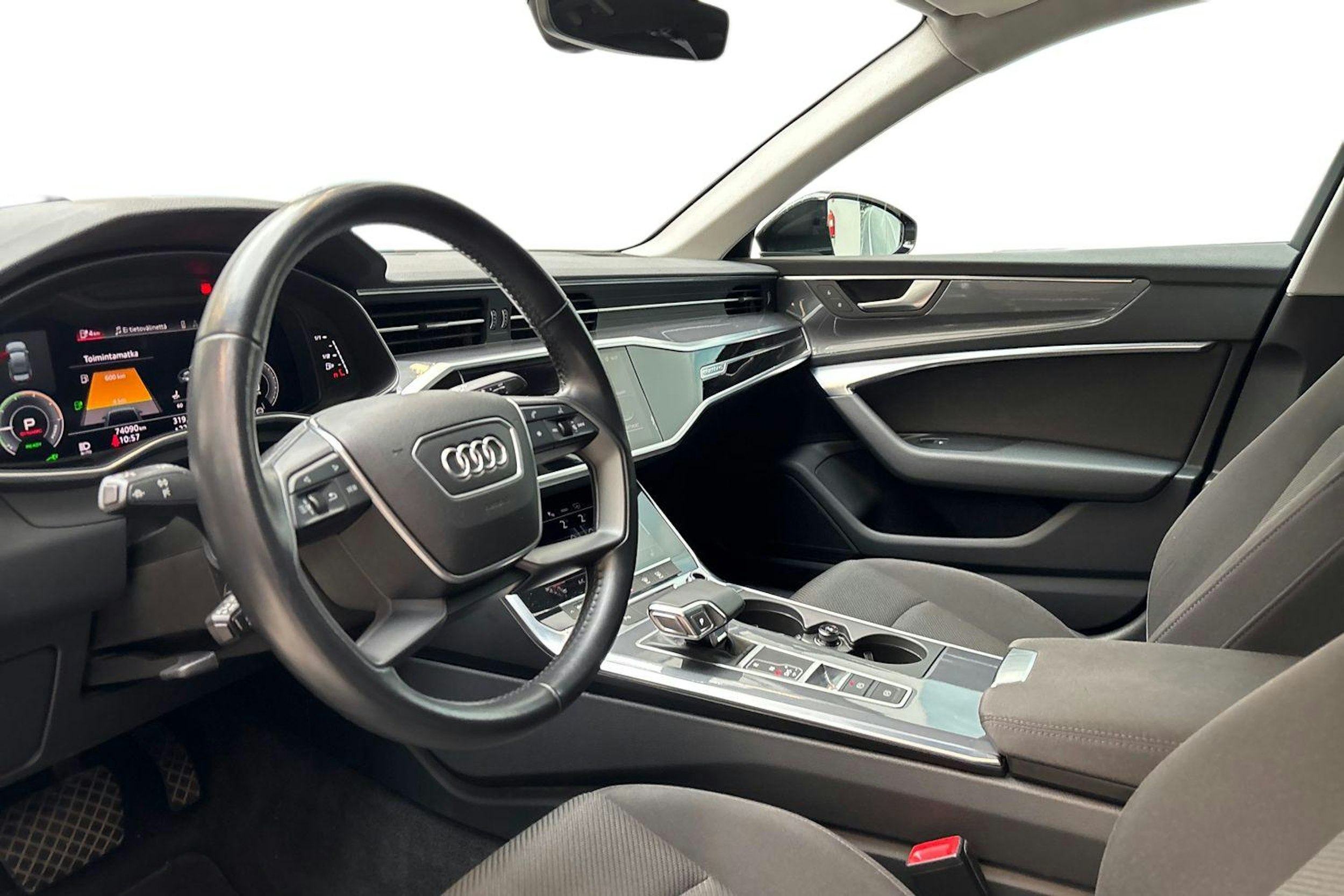 musta Audi A6 2020 kuva 7.