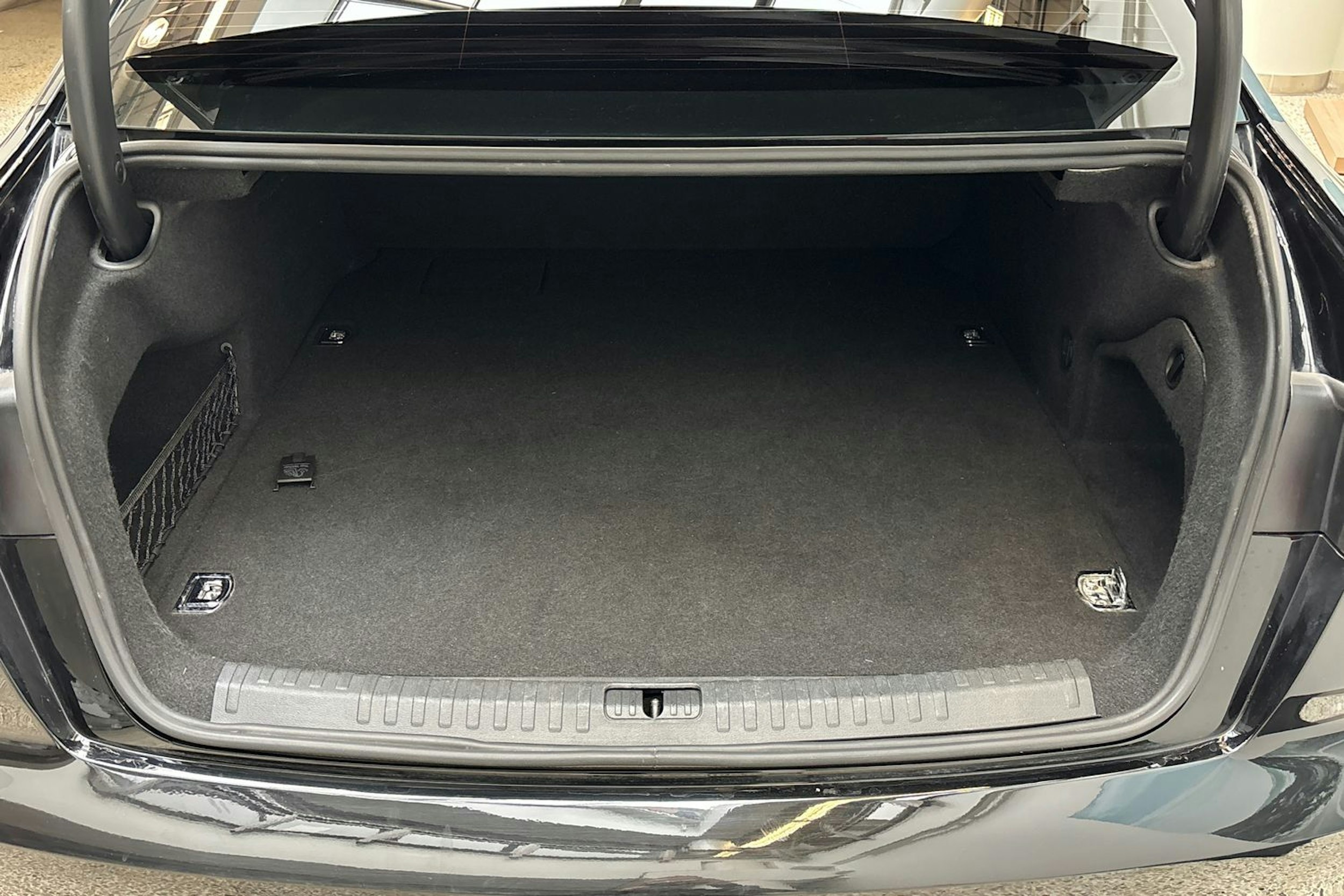 musta Audi A6 2020 kuva 14.
