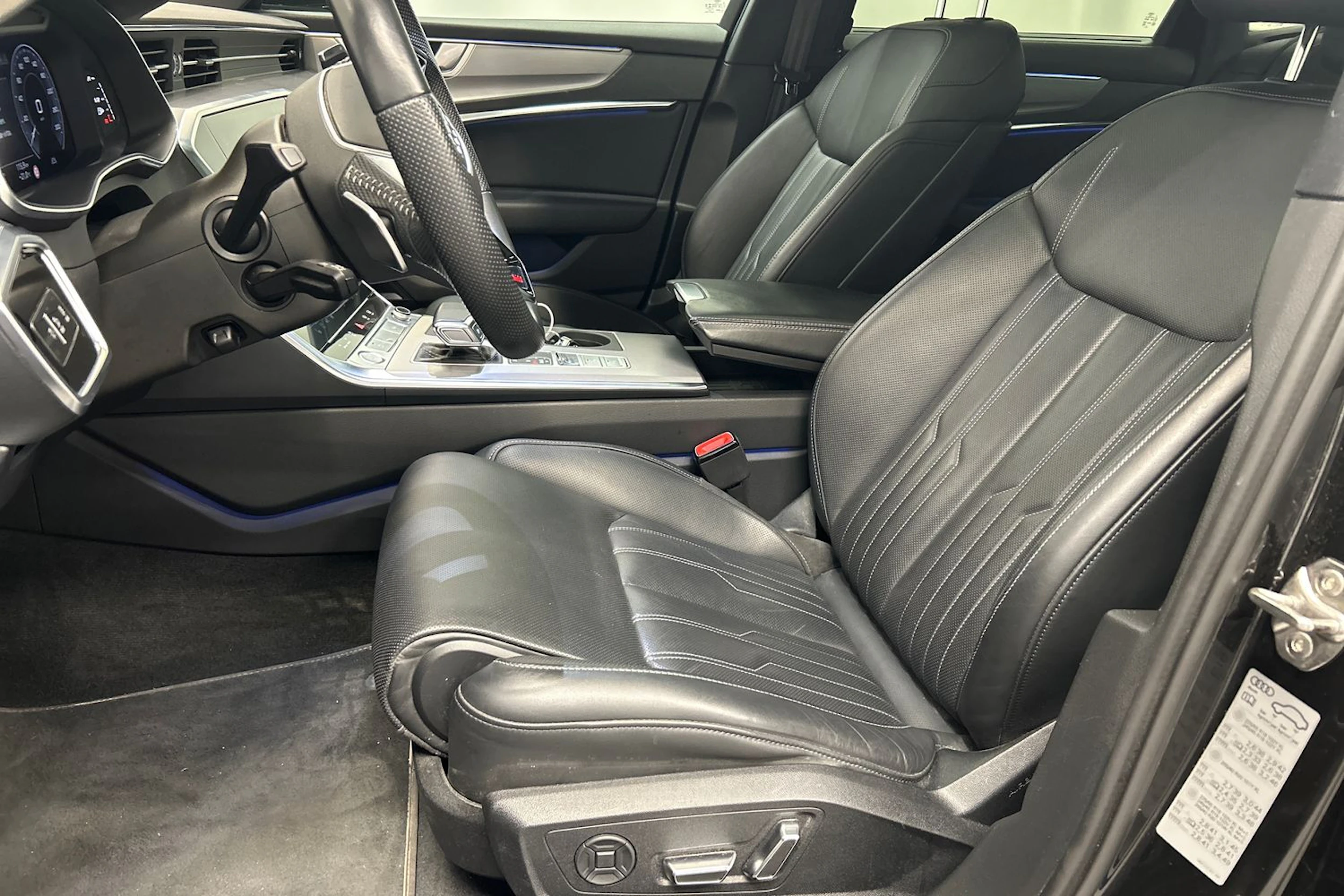 harmaa Audi A6 2020 kuva 15.