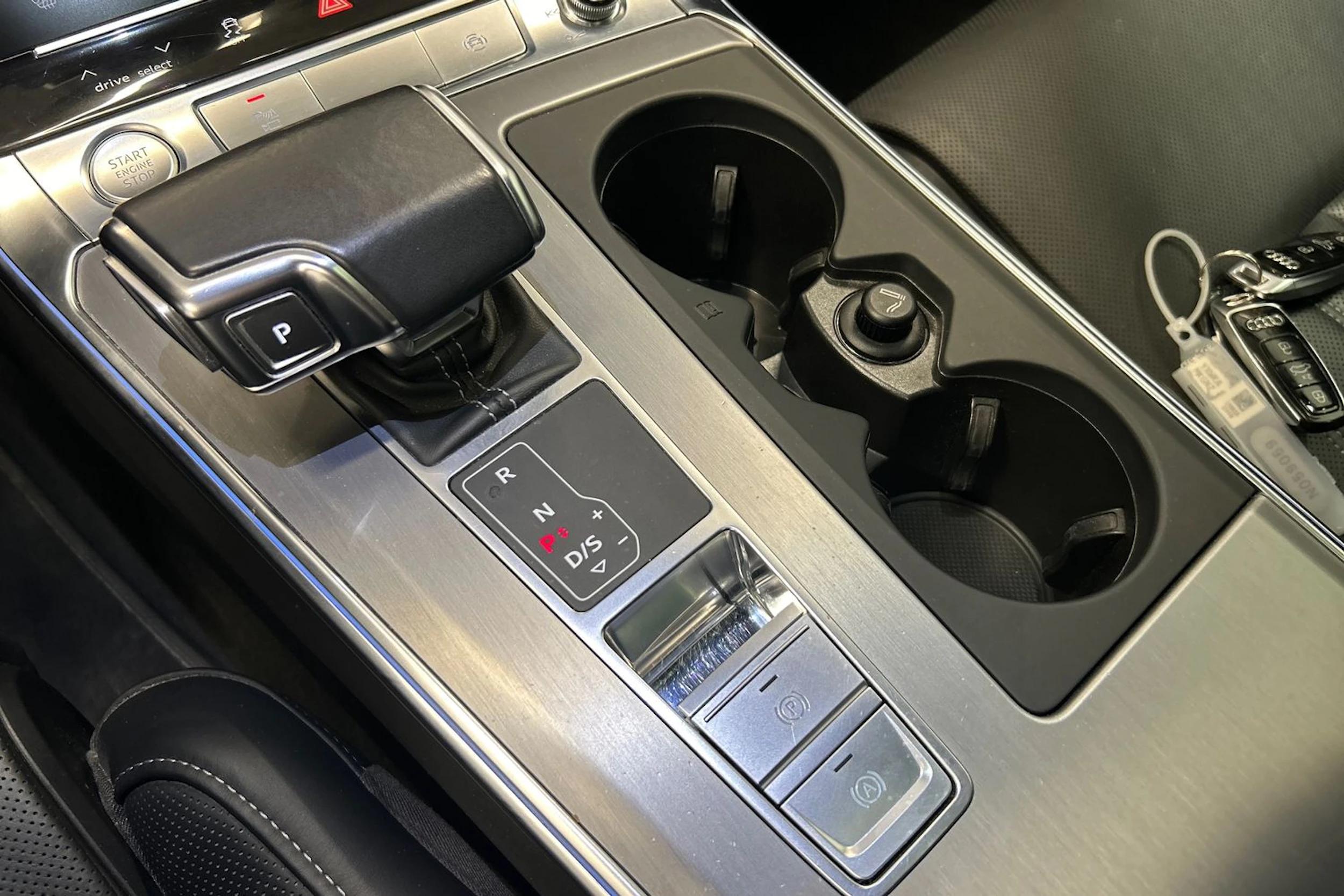 harmaa Audi A6 2020 kuva 30.
