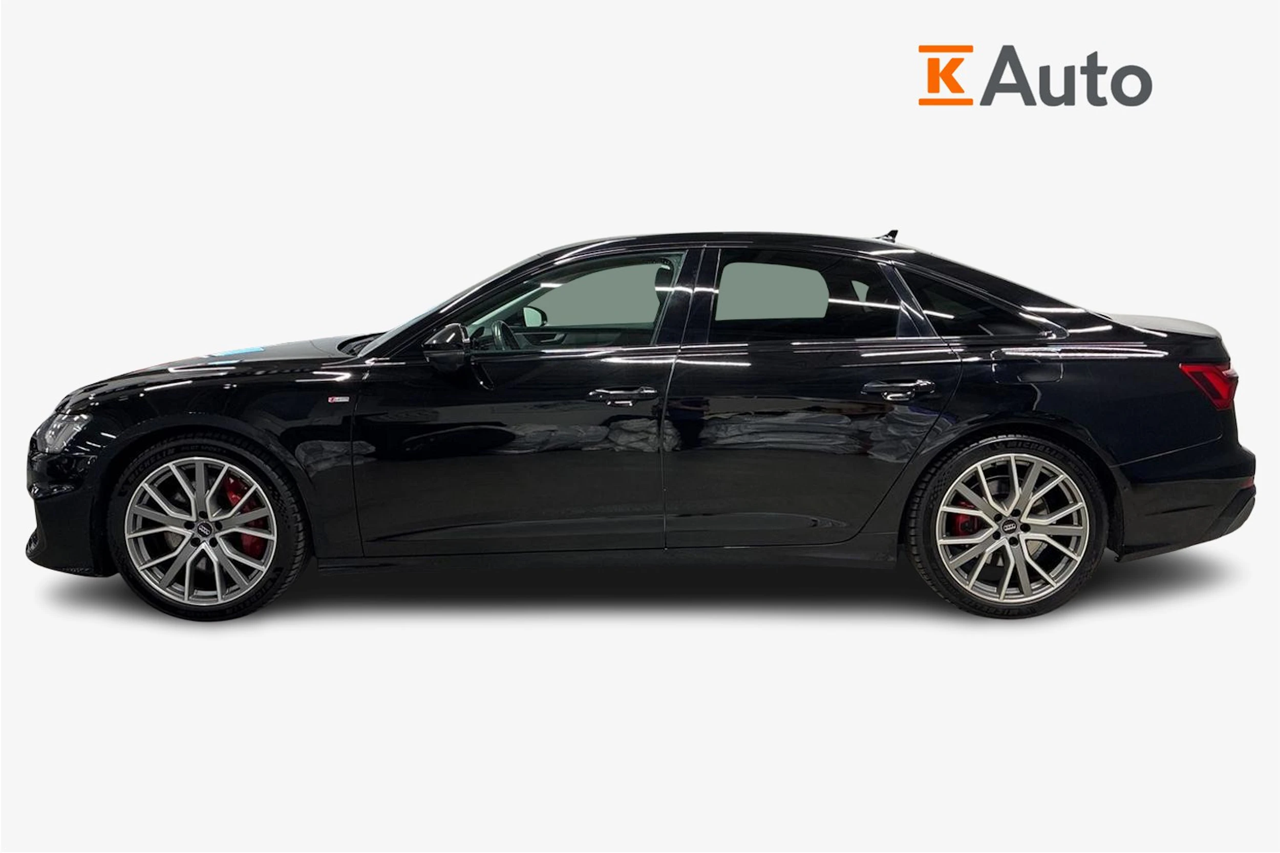 Musta Audi A6 2021 kuva 5.