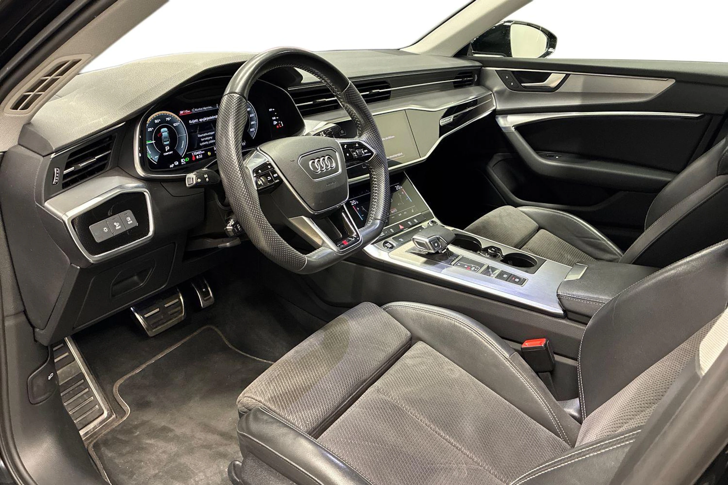 Musta Audi A6 2021 kuva 6.