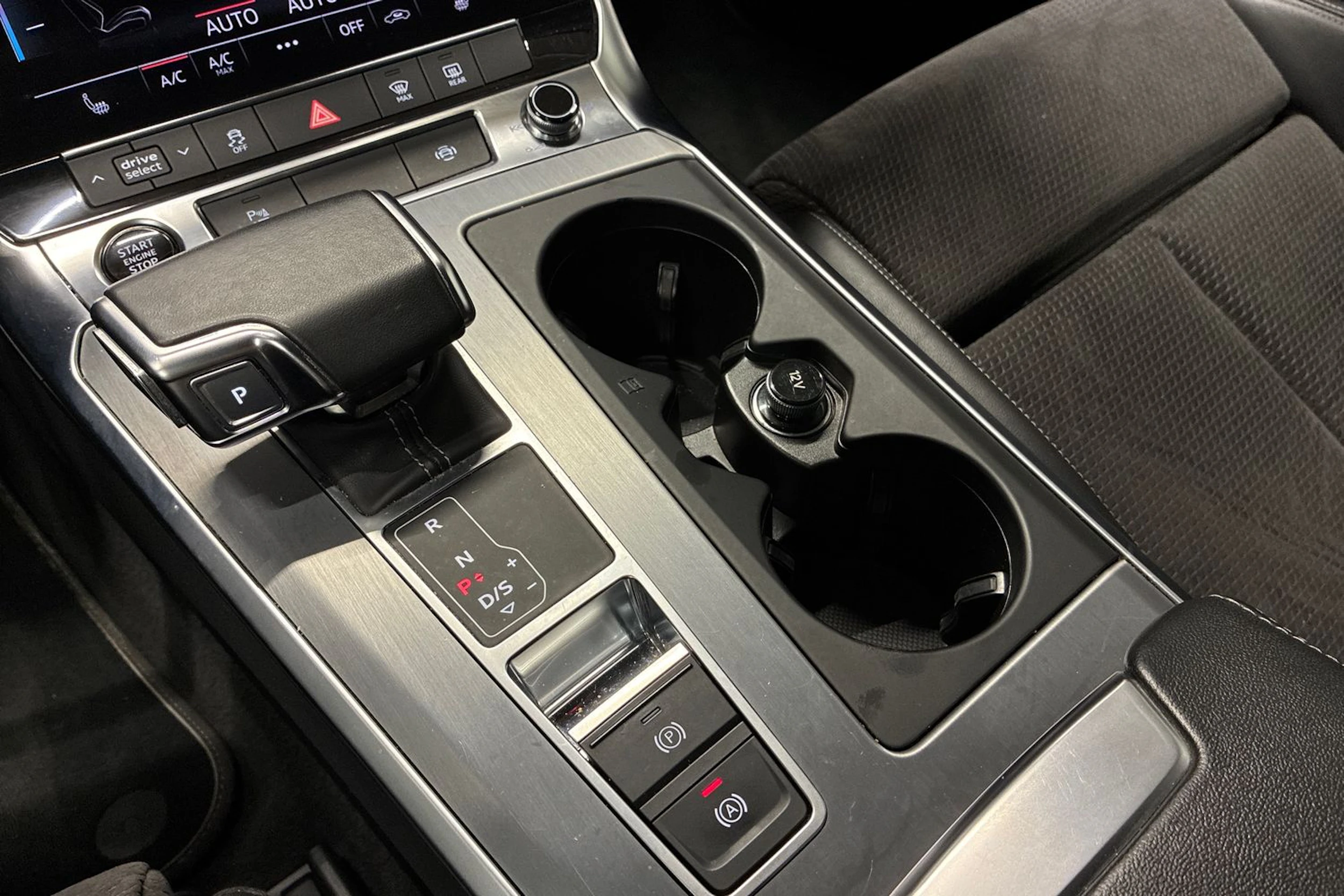 Musta Audi A6 2021 kuva 18.