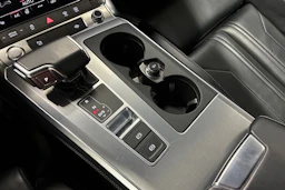 musta Audi A6 2020 kuva 19.
