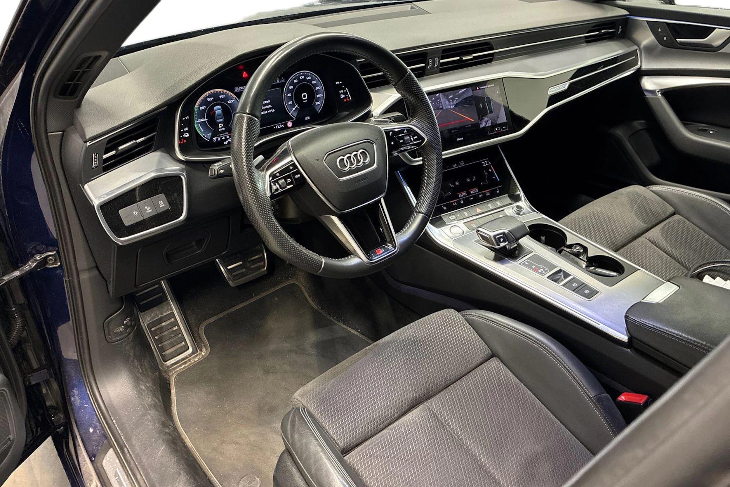 sininen Audi A6 2020 kuva 3.