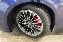 sininen Audi A6 2020 kuva 10.