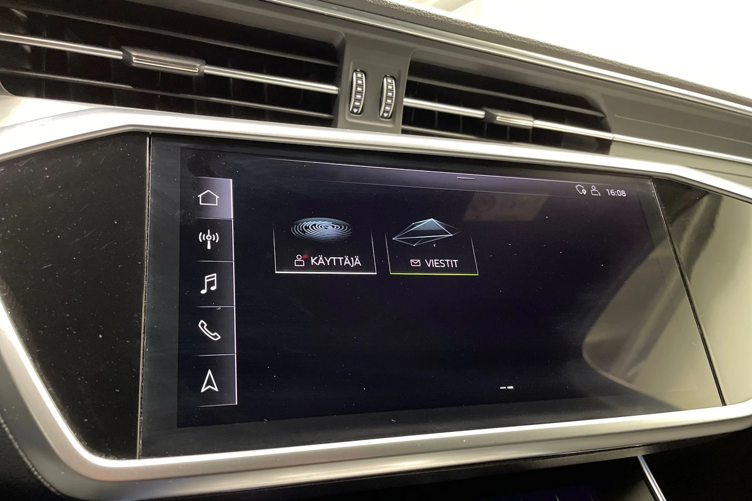 sininen Audi A6 2020 kuva 16.