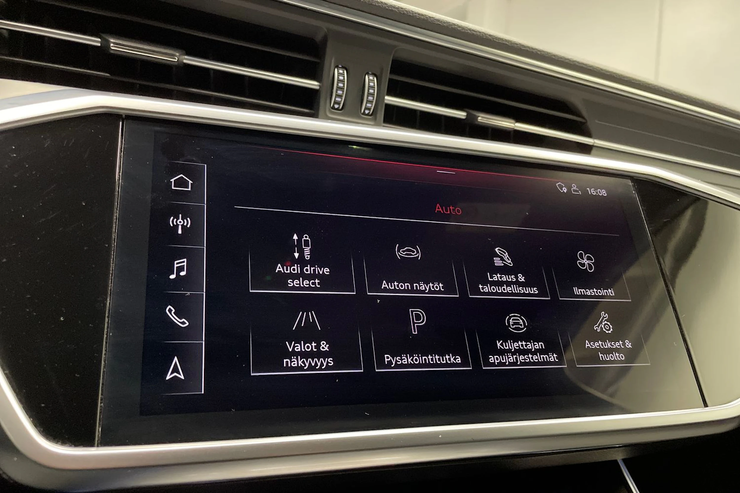sininen Audi A6 2020 kuva 20.