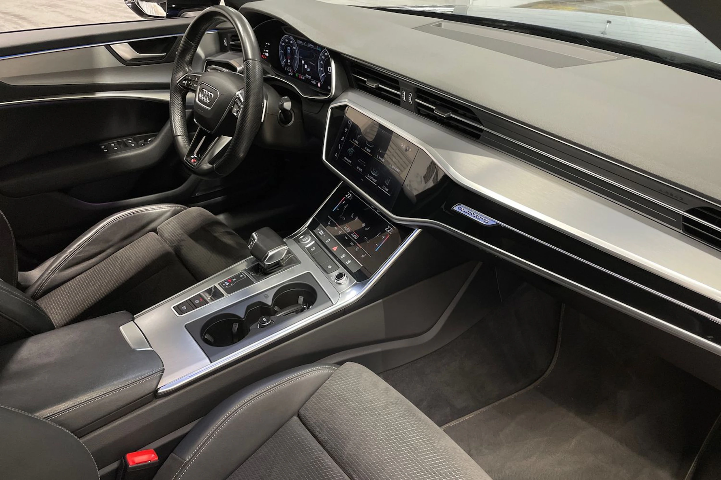 sininen Audi A6 2020 kuva 30.