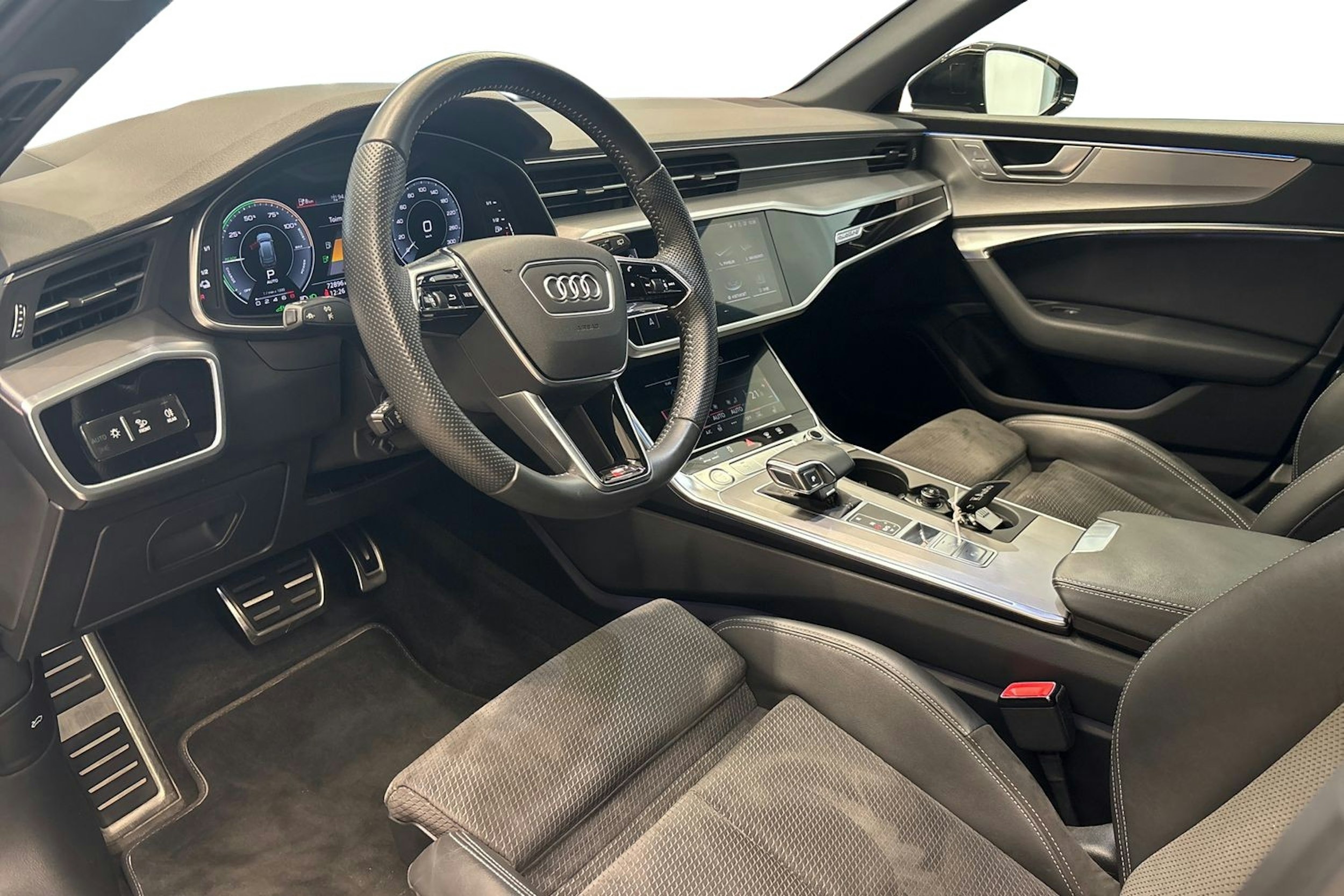 Musta Audi A6 2020 kuva 7.