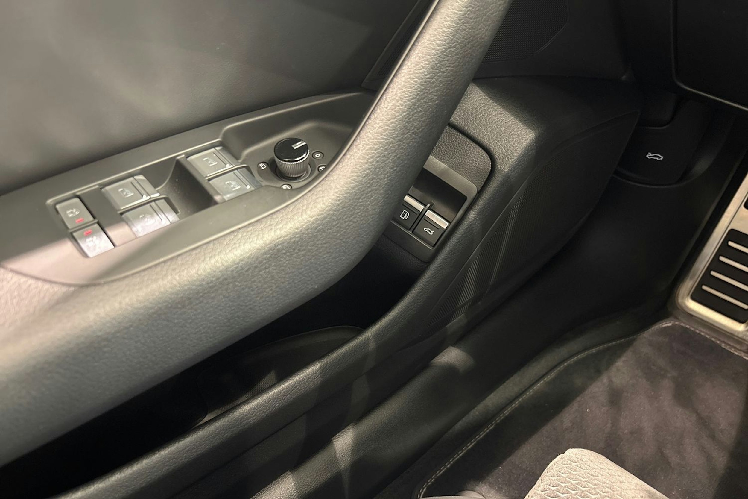 Musta Audi A6 2020 kuva 17.