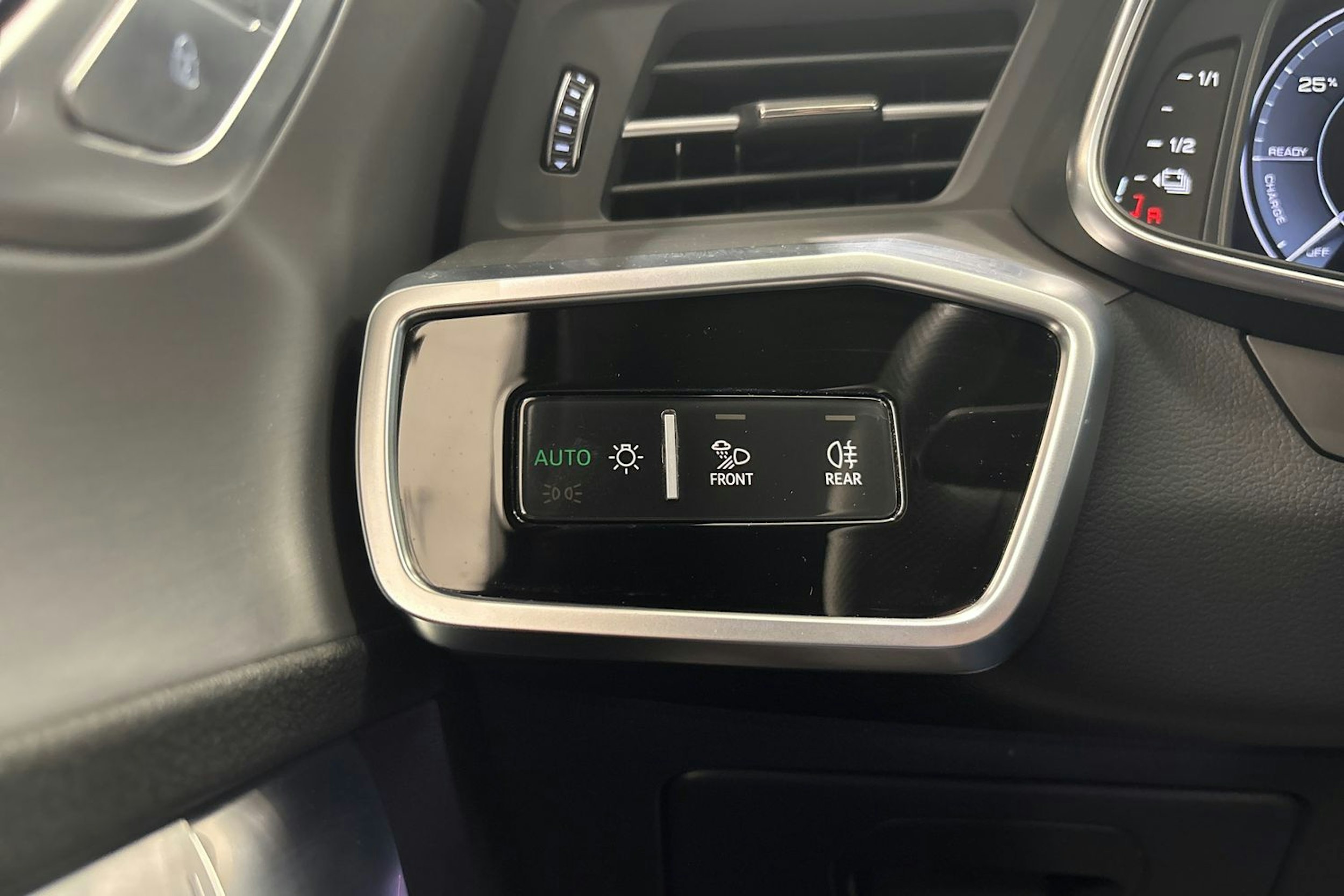 Musta Audi A6 2020 kuva 19.