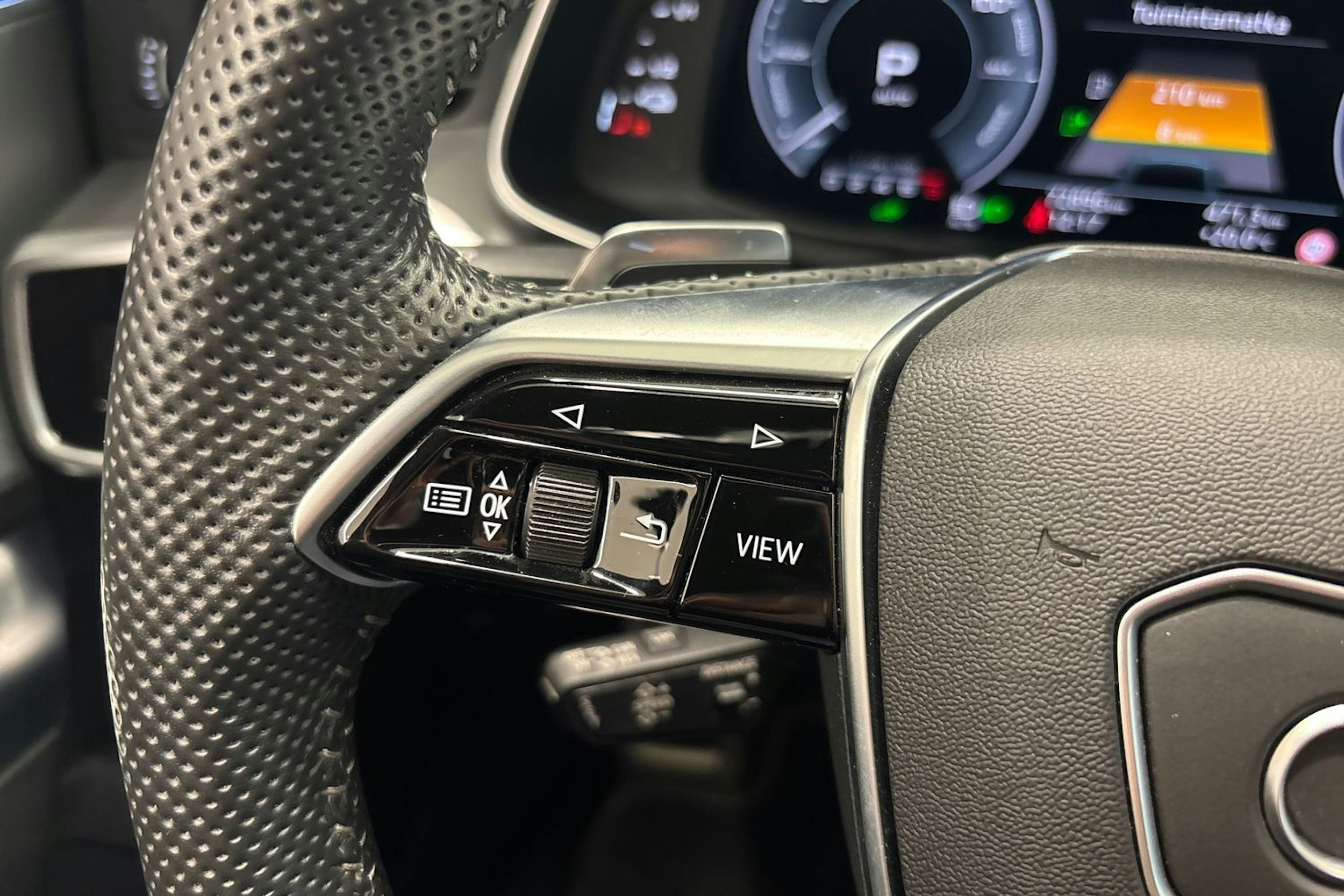 Musta Audi A6 2020 kuva 21.