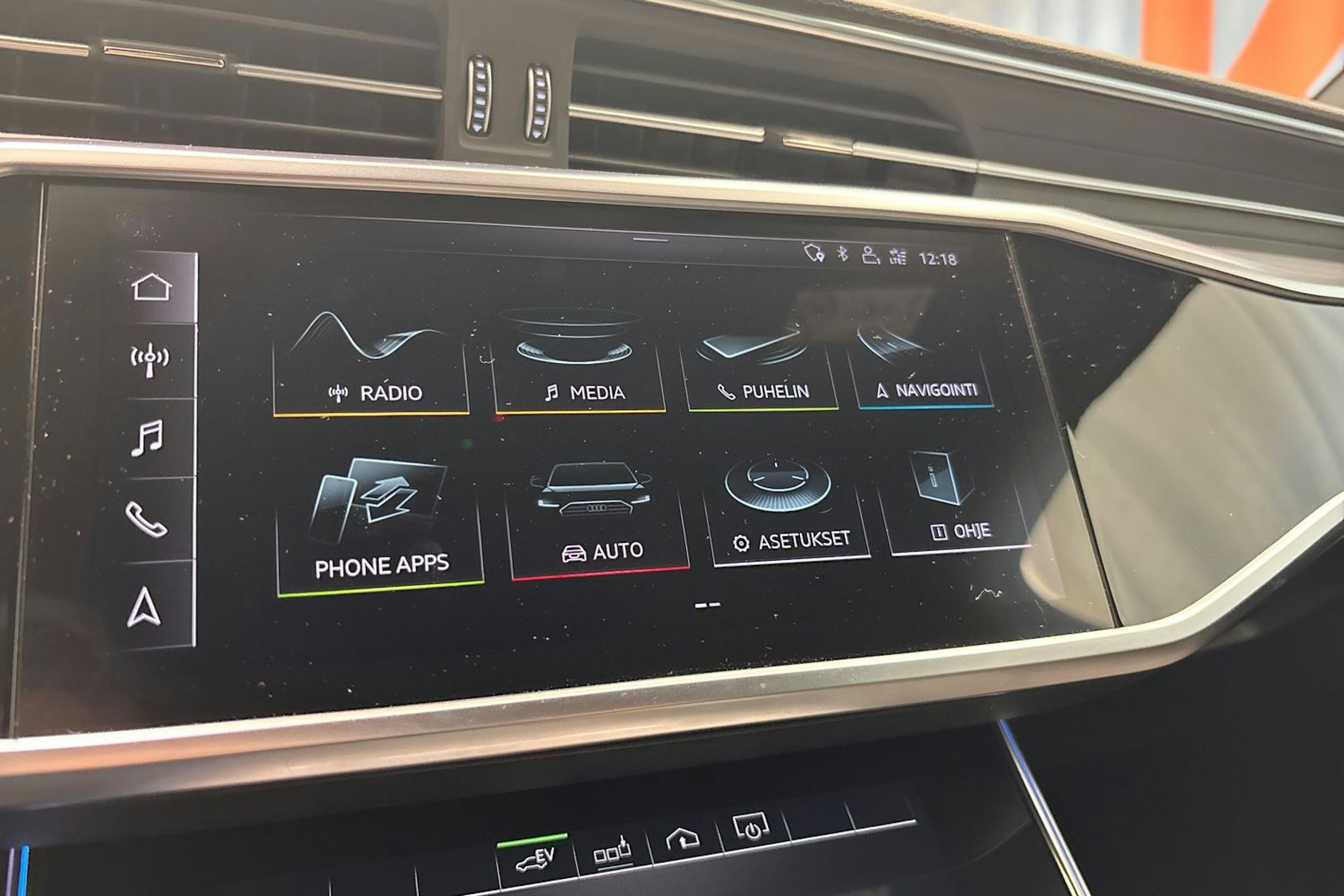 Musta Audi A6 2020 kuva 23.