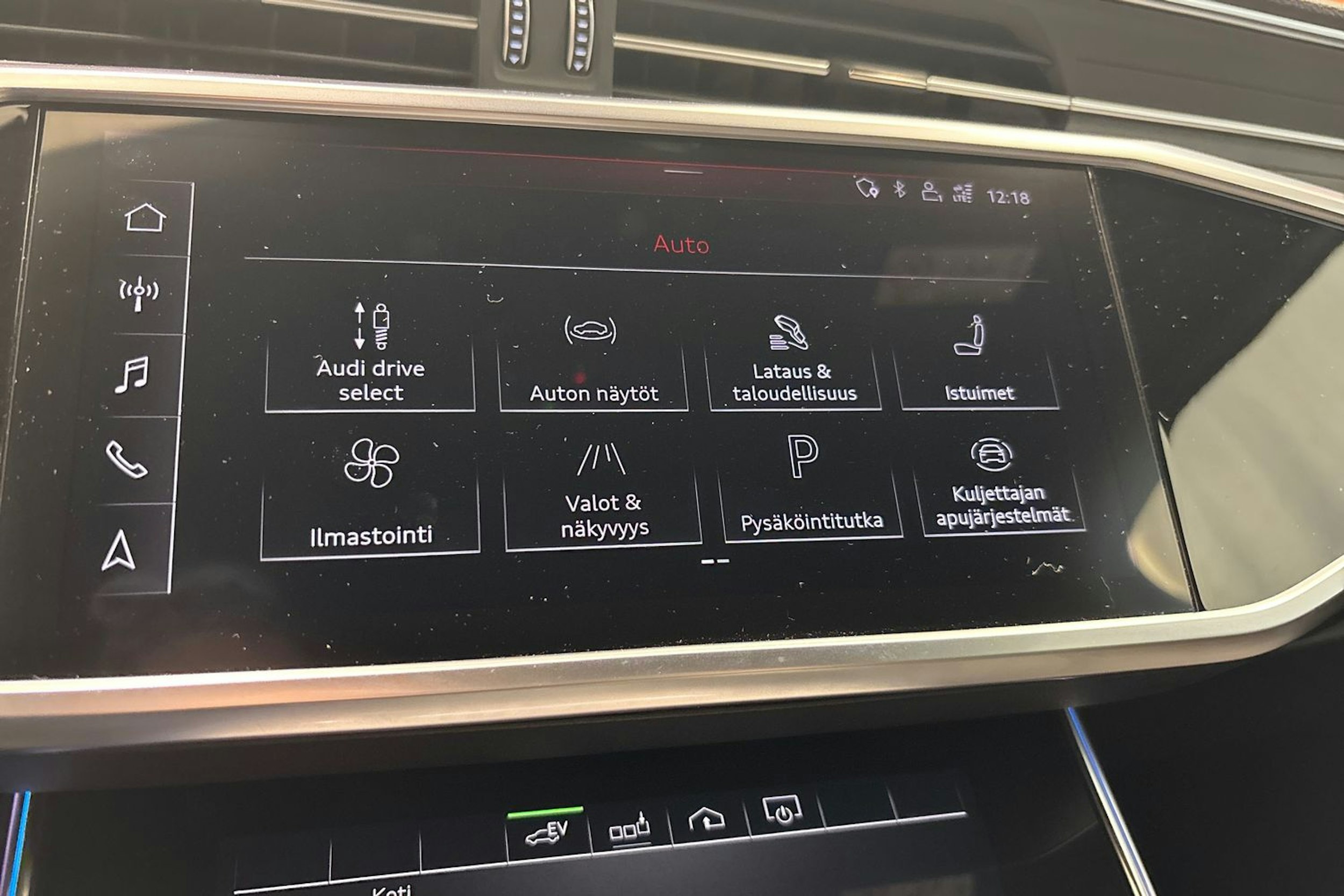 Musta Audi A6 2020 kuva 24.