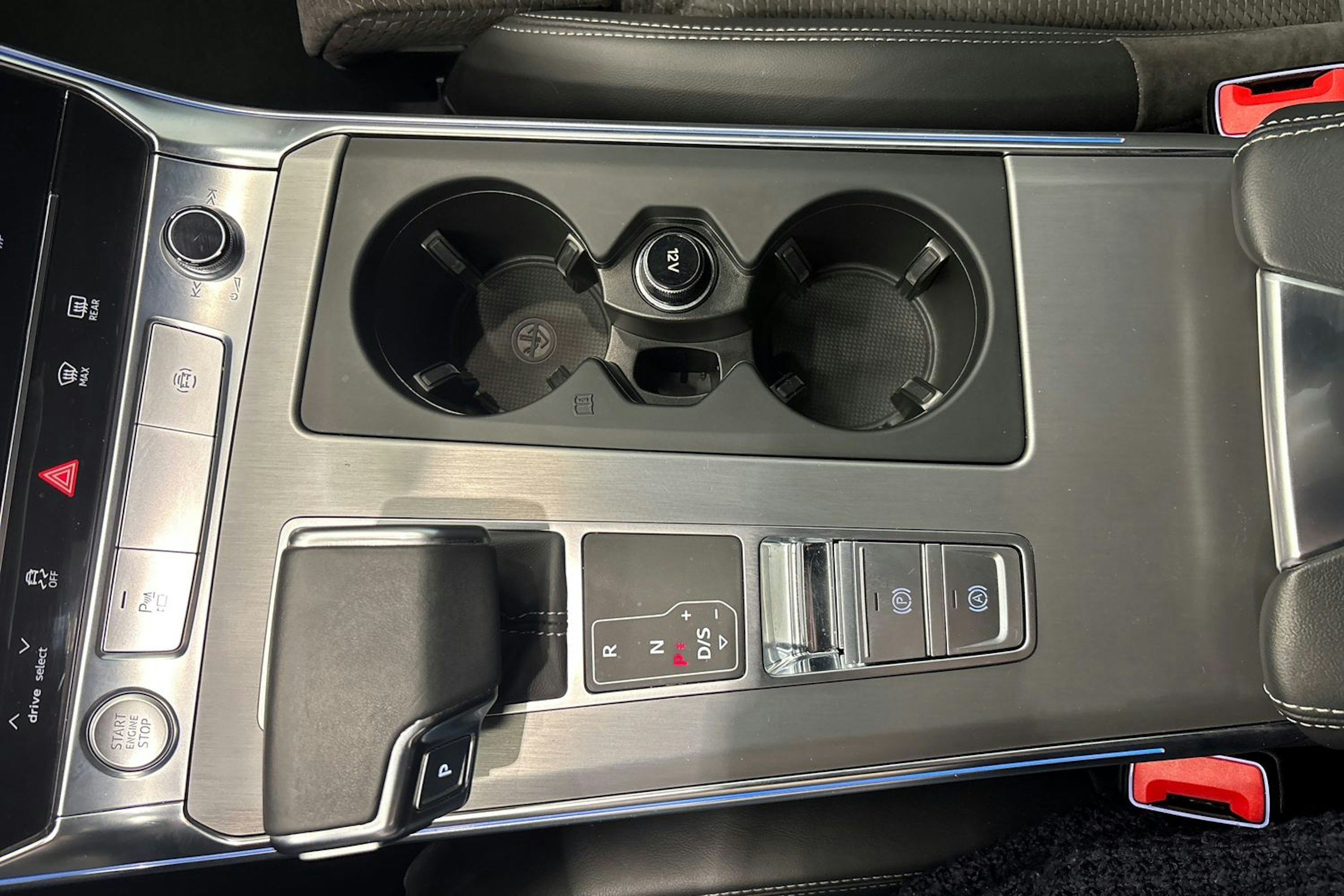 Musta Audi A6 2020 kuva 28.