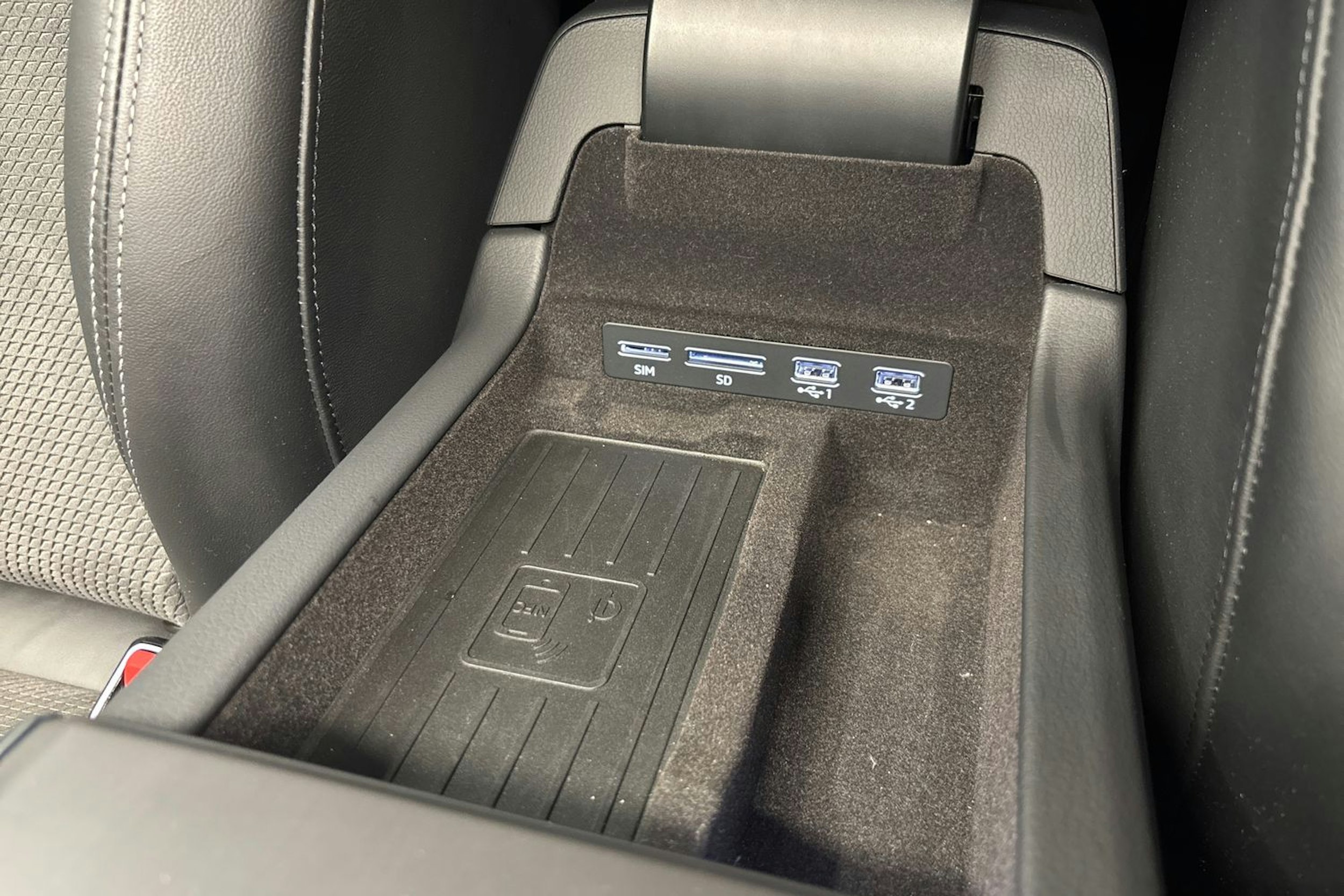 Musta Audi A6 2020 kuva 29.