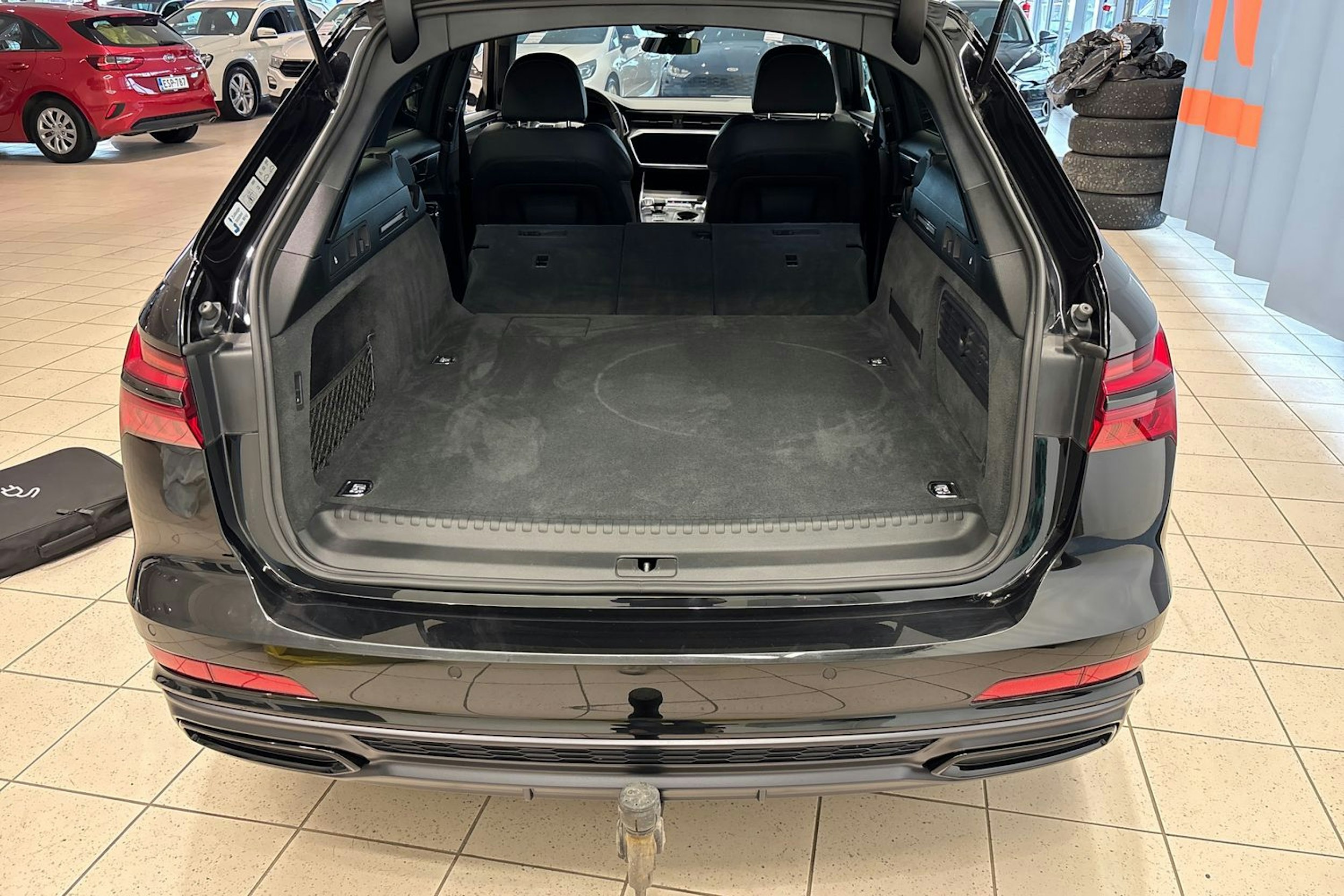 Musta Audi A6 2020 kuva 34.