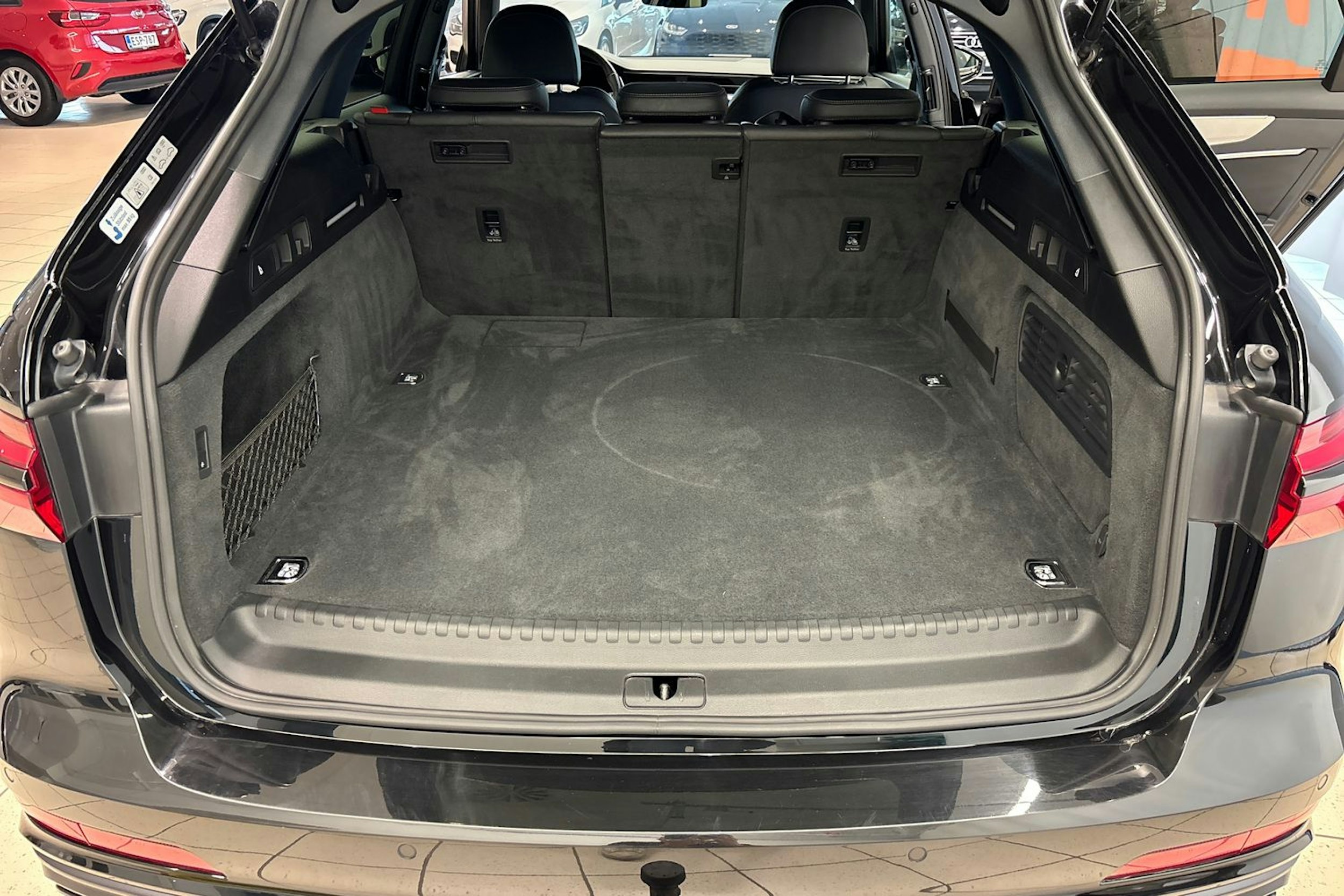 Musta Audi A6 2020 kuva 35.