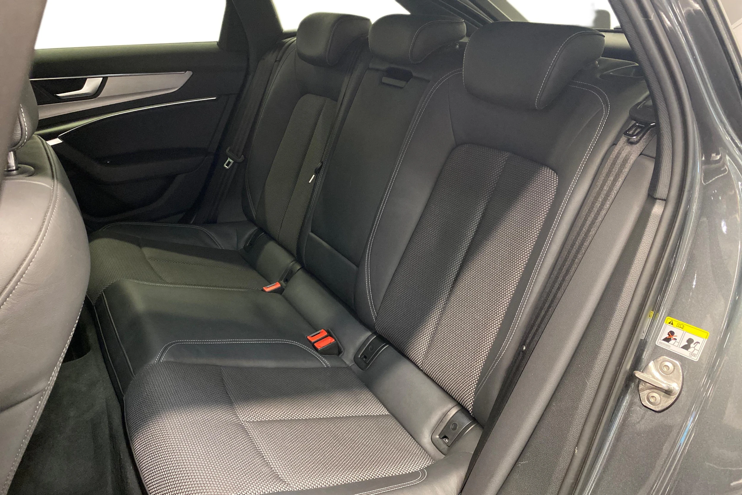 met. harmaa Audi A6 2020 kuva 11.