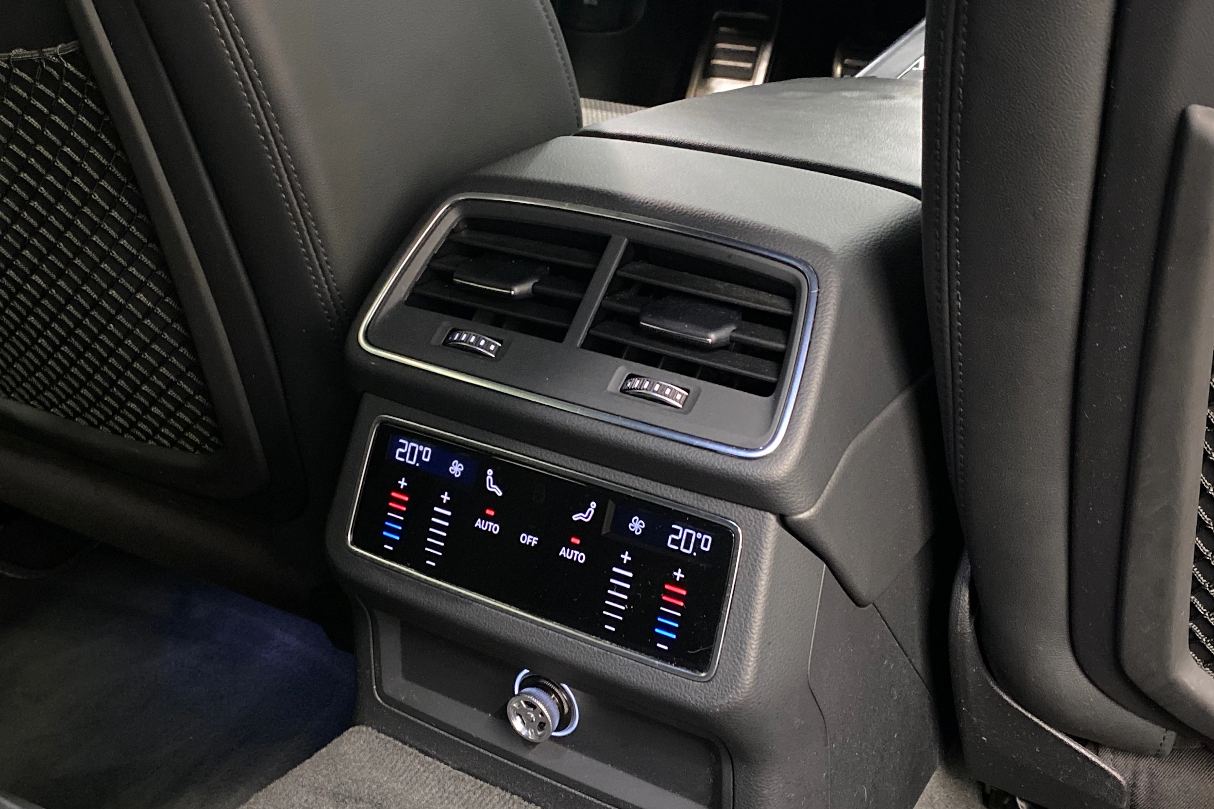met. harmaa Audi A6 2020 kuva 36.