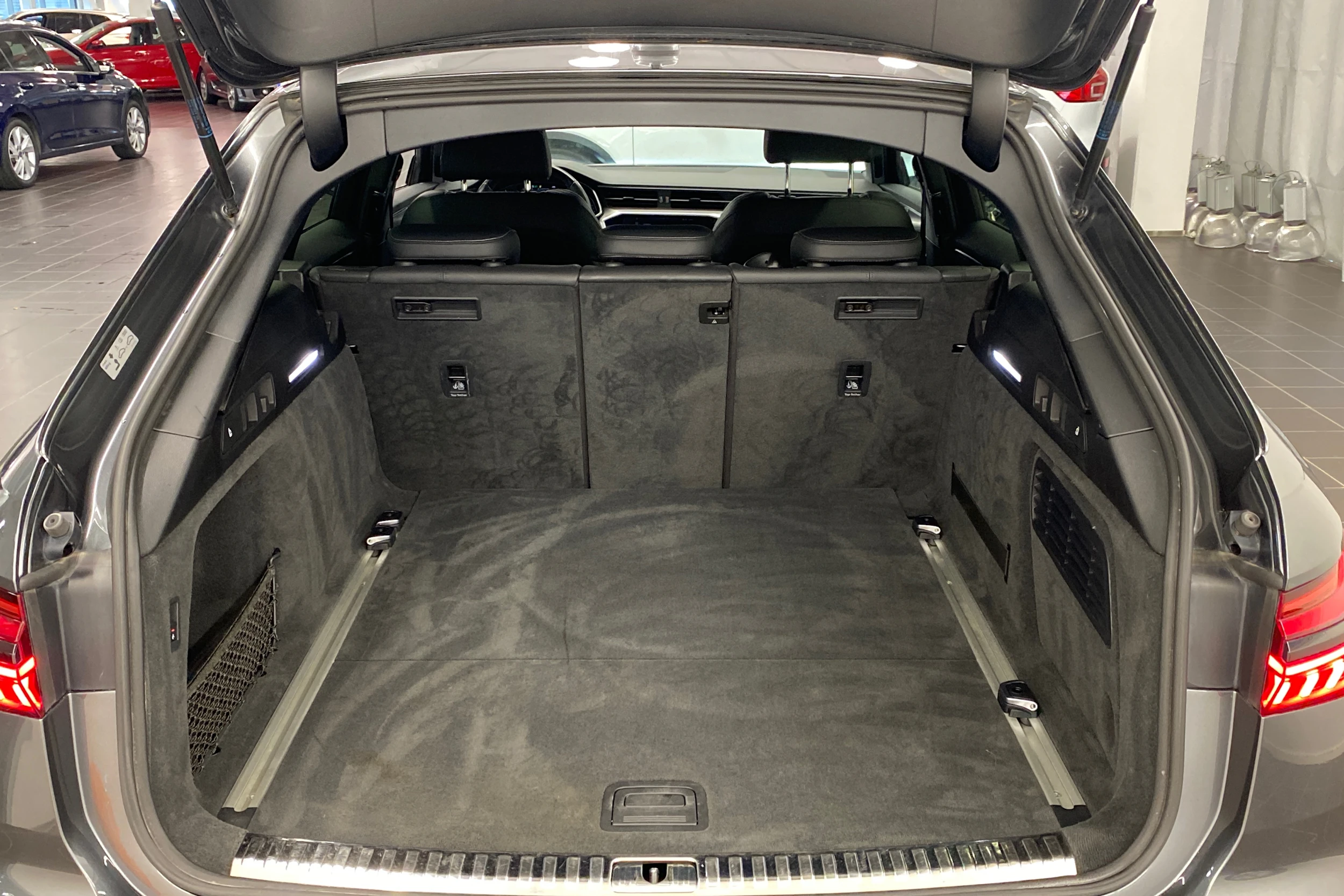 met. harmaa Audi A6 2020 kuva 38.