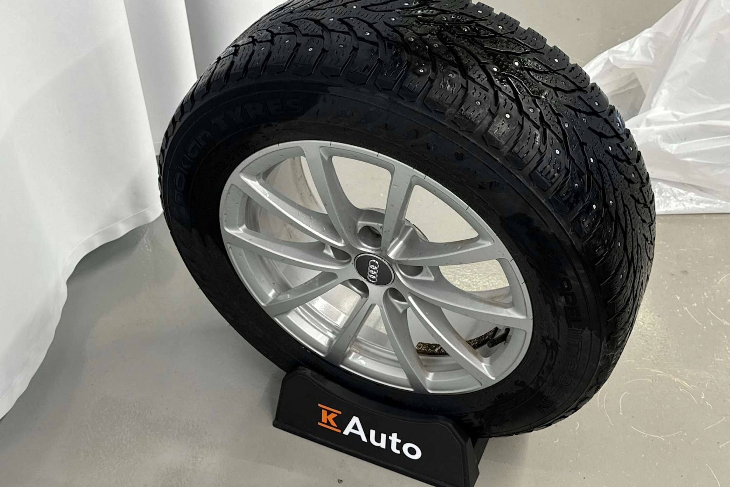 musta Audi A6 2020 kuva 18.