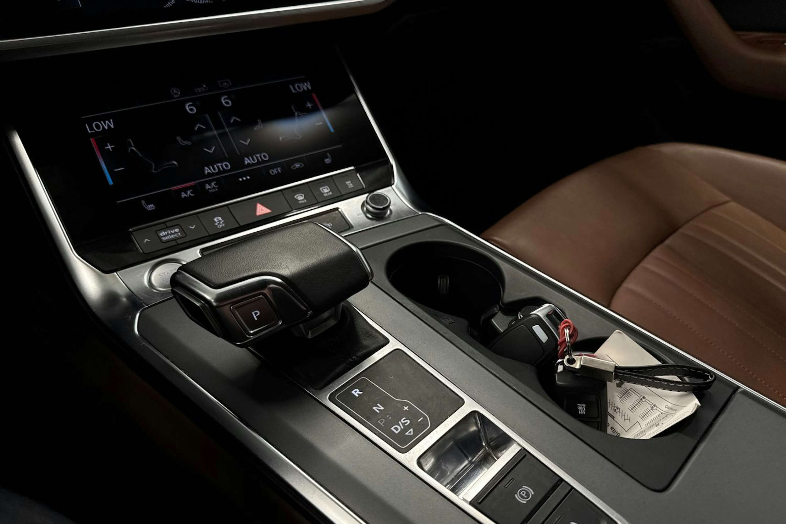 musta Audi A6 2020 kuva 19.