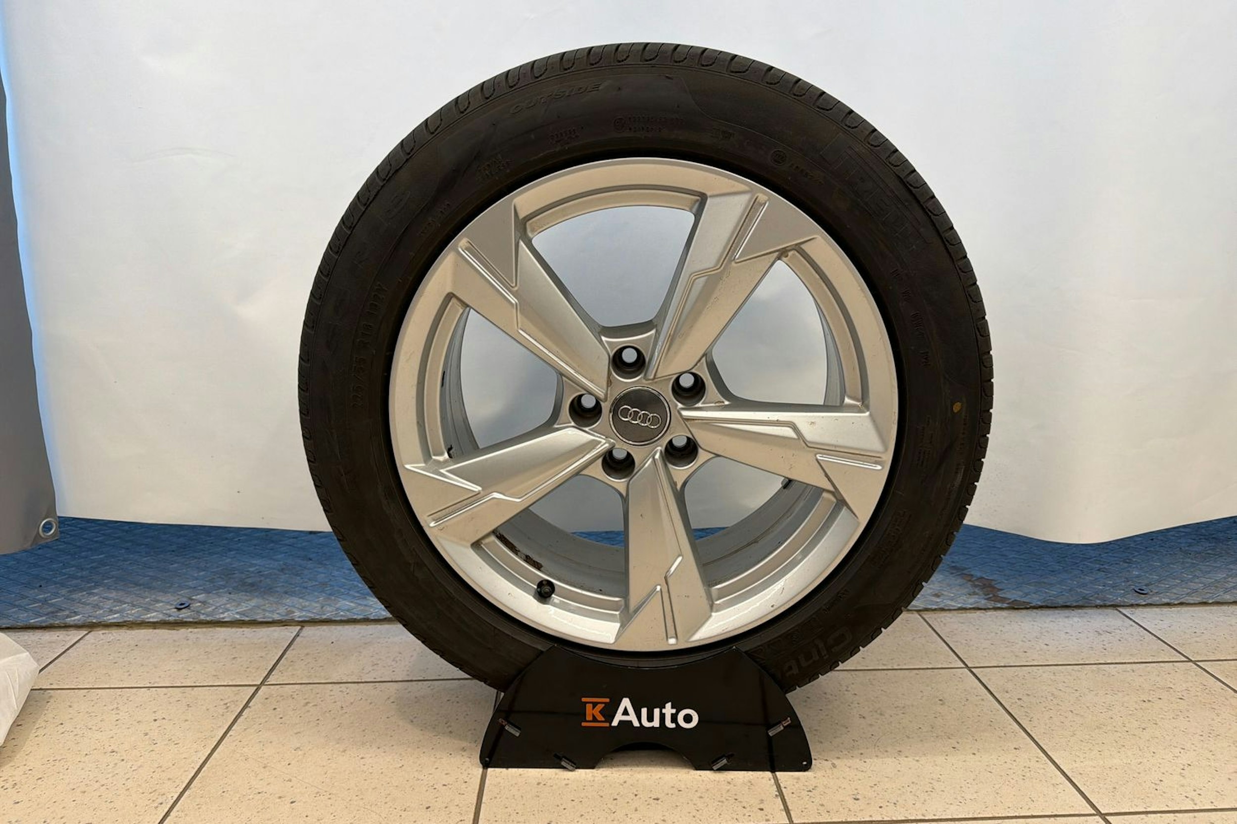 harmaa Audi A6 2020 kuva 14.