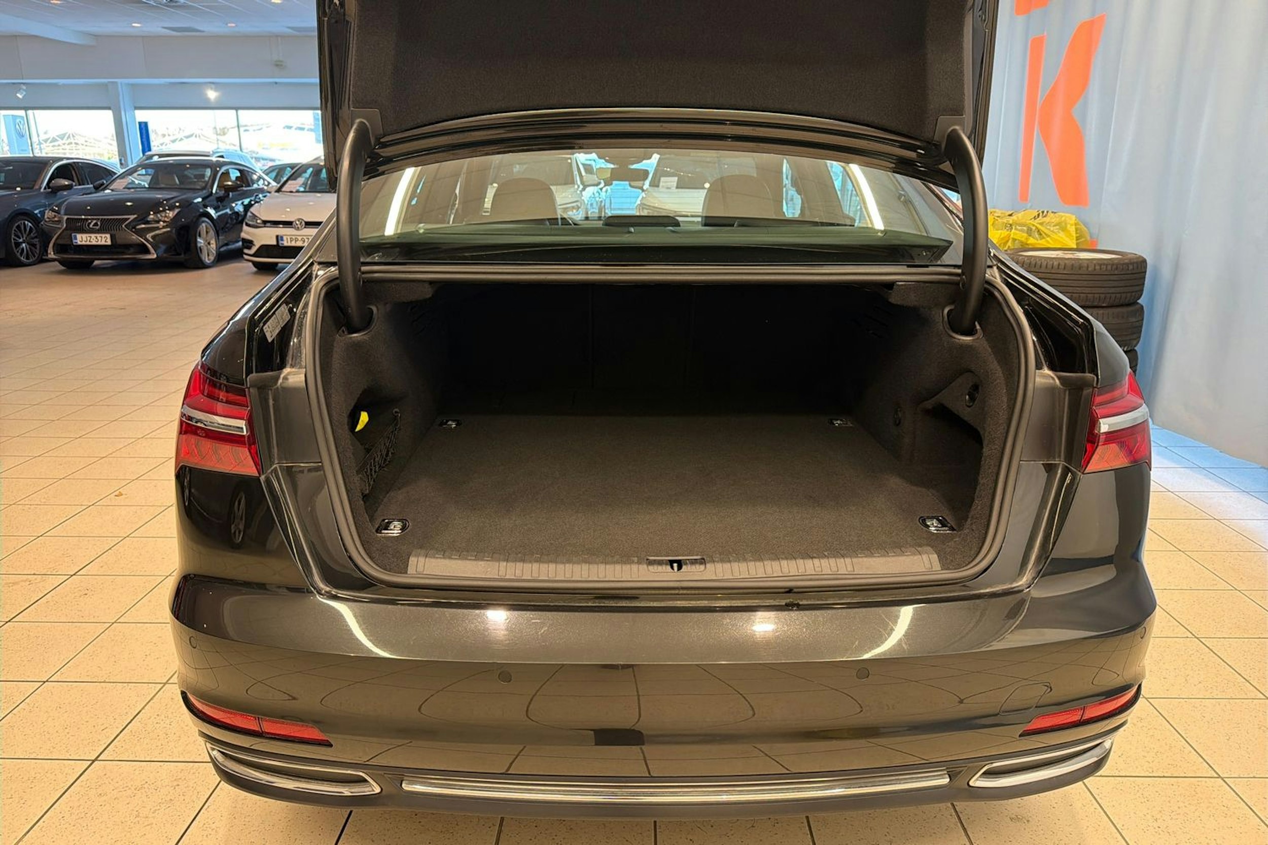 harmaa Audi A6 2020 kuva 16.