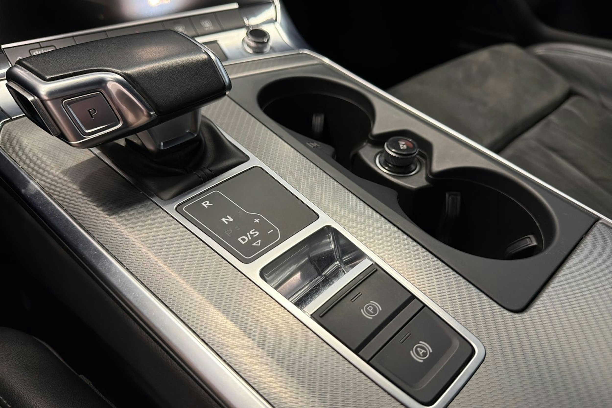 harmaa Audi A6 2020 kuva 25.