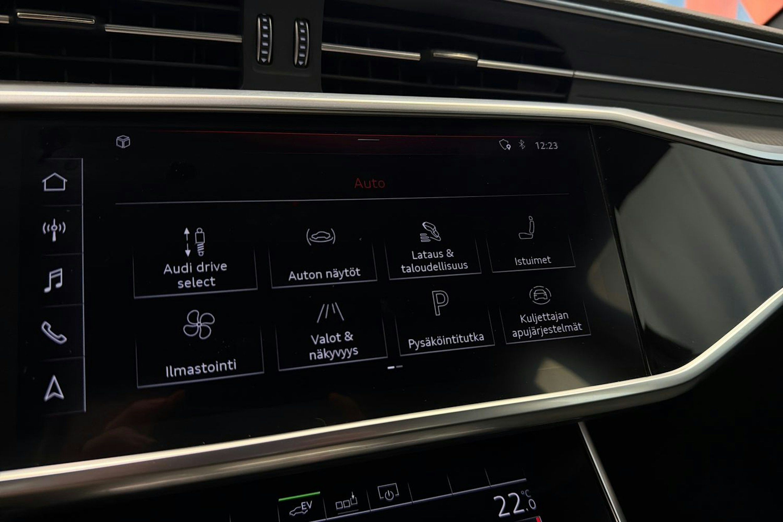 harmaa Audi A6 2020 kuva 28.