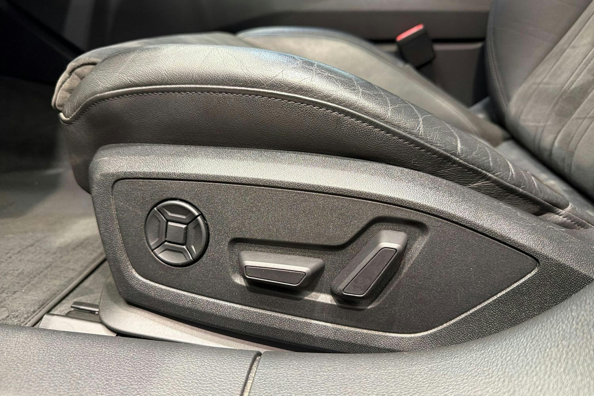 harmaa Audi A6 2020 kuva 35.