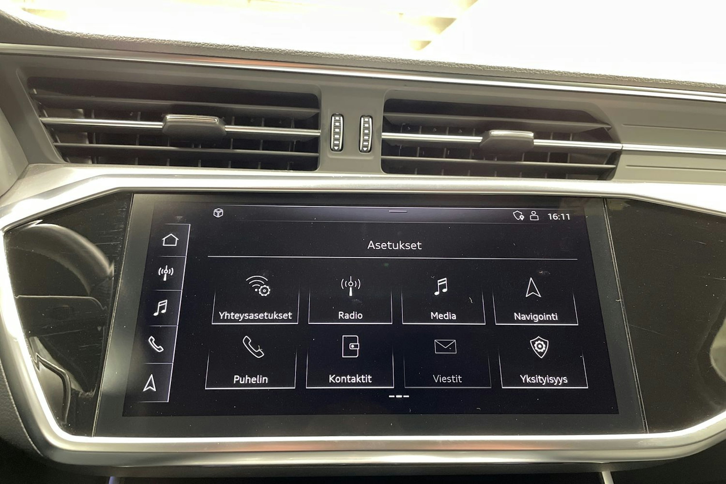 harmaa Audi A6 2020 kuva 21.