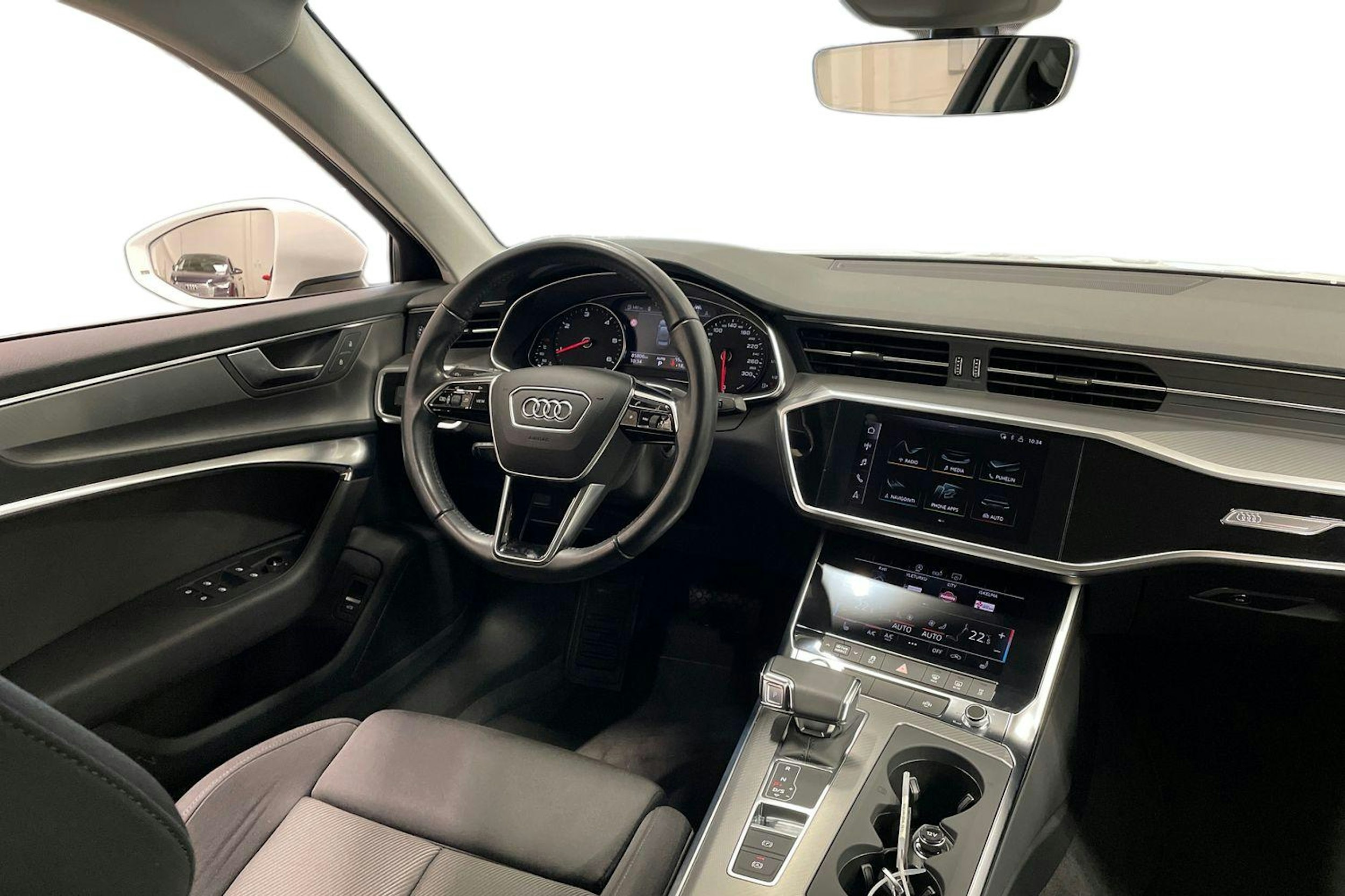 valkoinen Audi A6 2020 kuva 7.