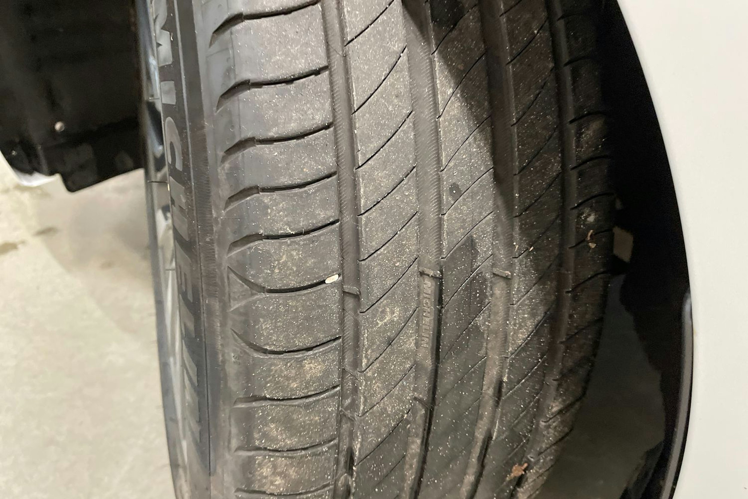 valkoinen Audi A6 2020 kuva 10.