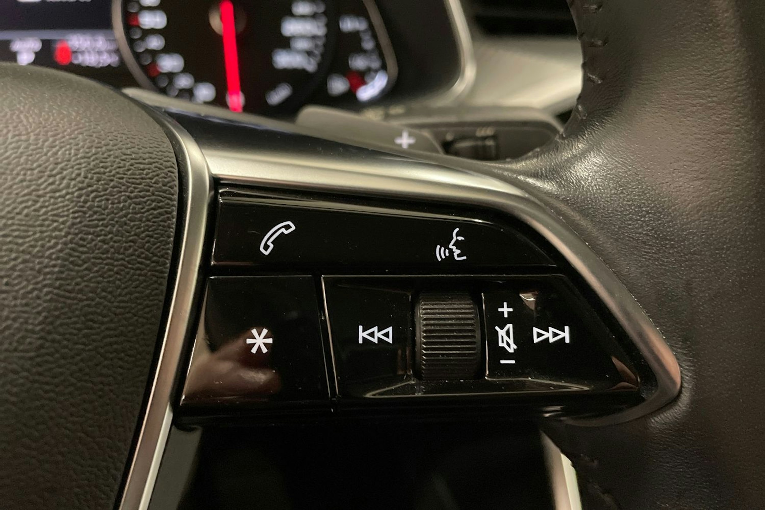 valkoinen Audi A6 2020 kuva 14.