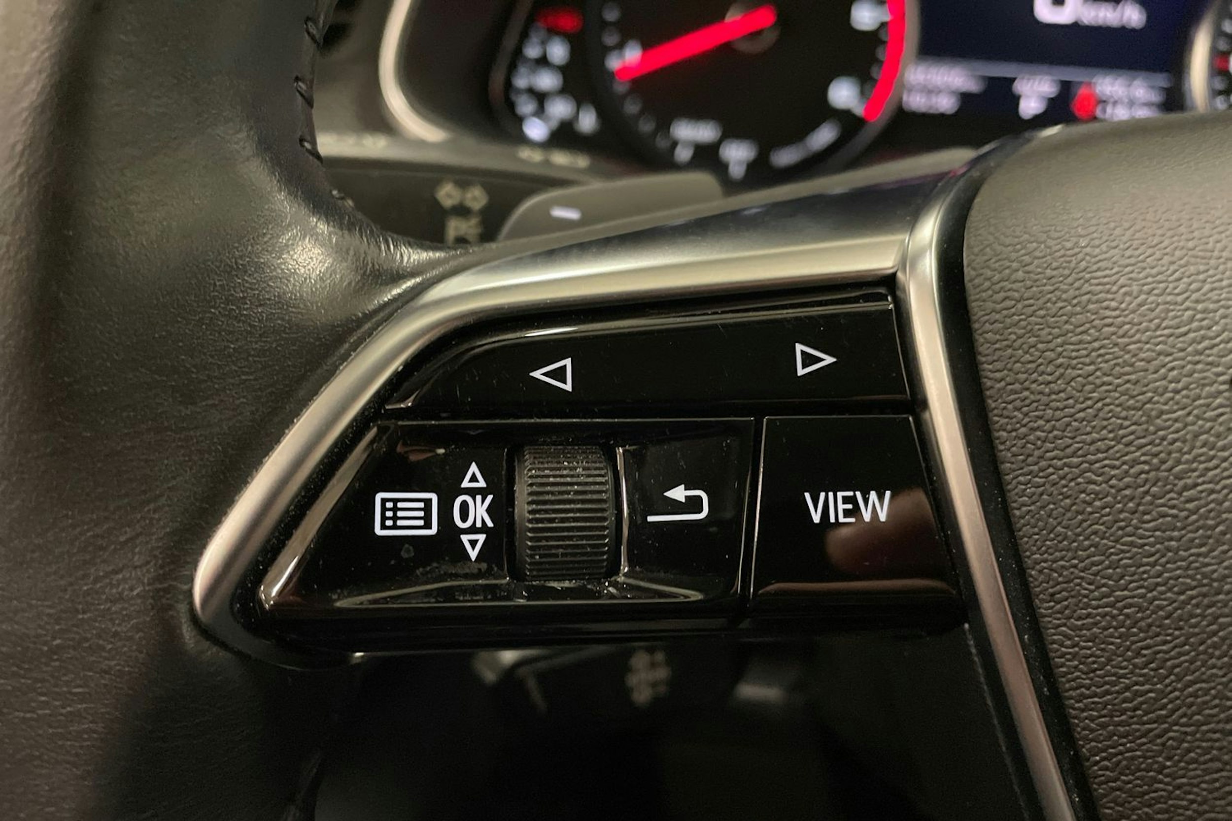 valkoinen Audi A6 2020 kuva 15.