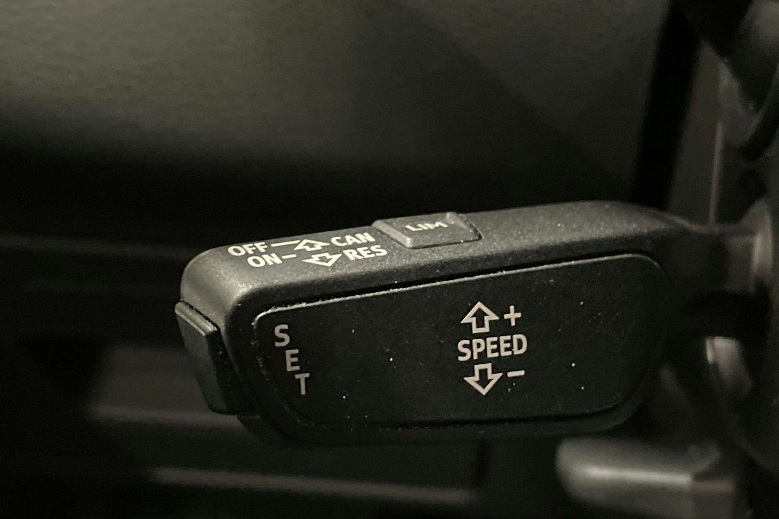 valkoinen Audi A6 2020 kuva 17.