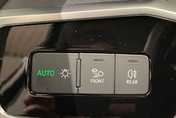 valkoinen Audi A6 2020 kuva 18.