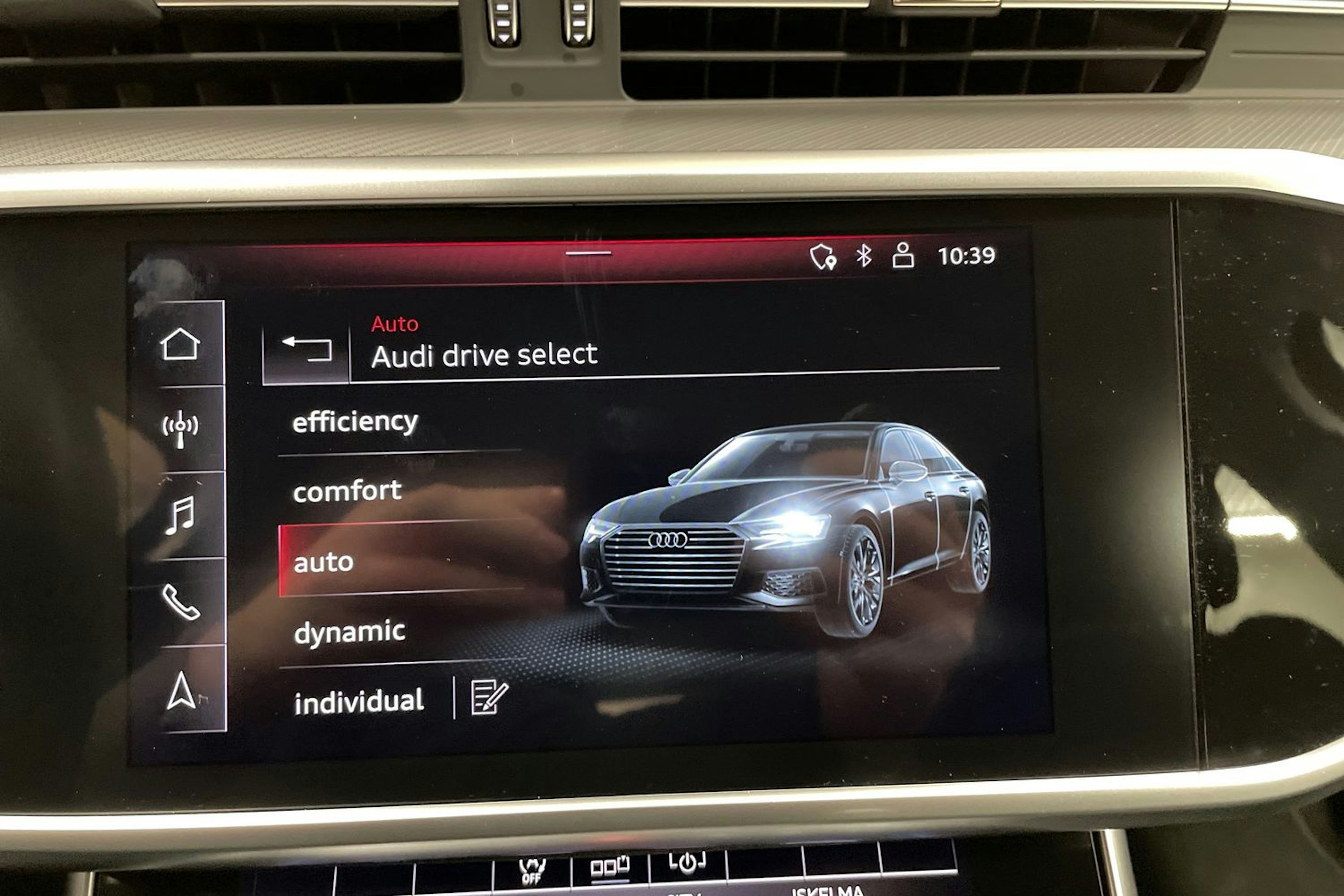 valkoinen Audi A6 2020 kuva 28.