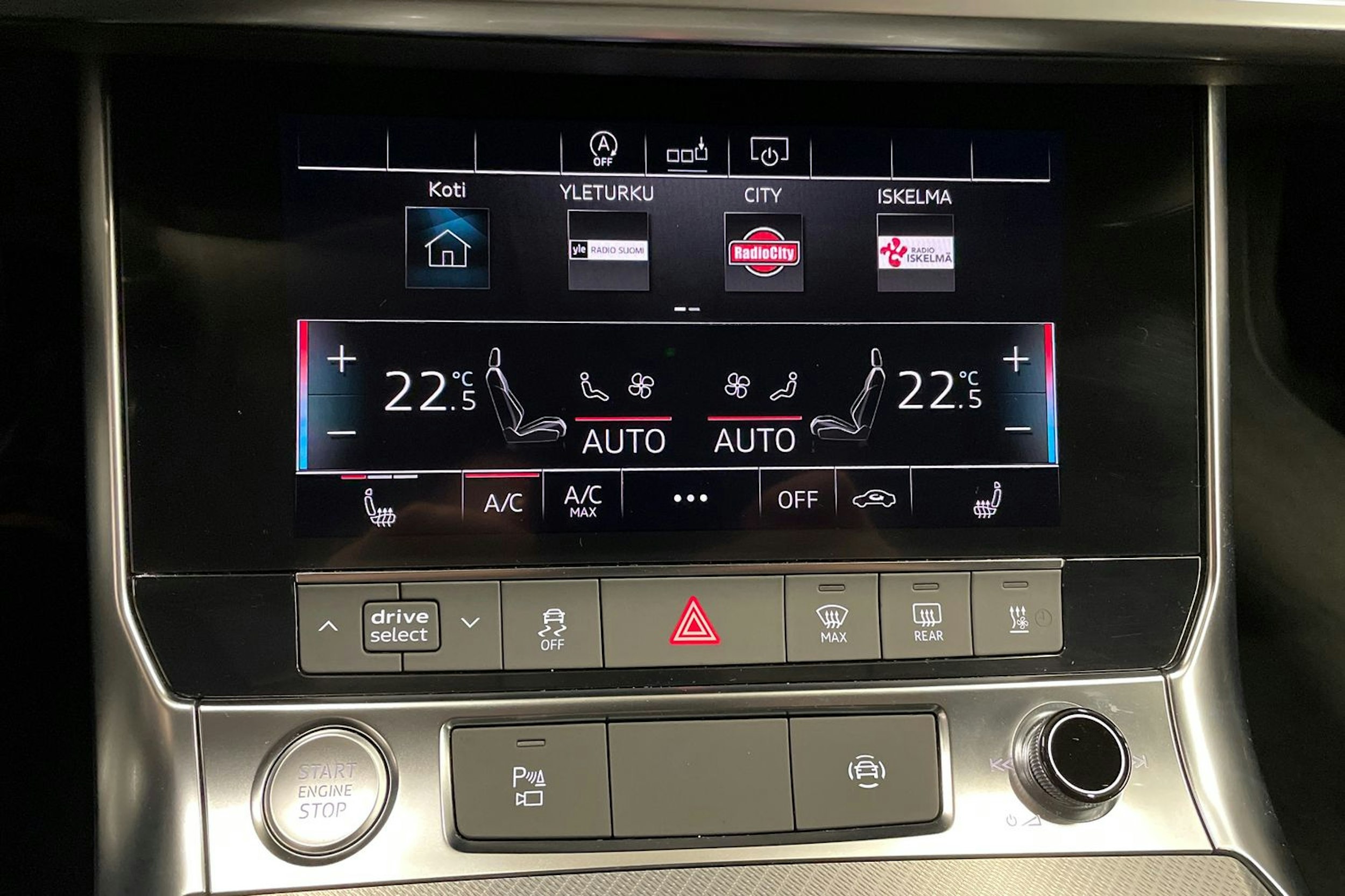 valkoinen Audi A6 2020 kuva 31.