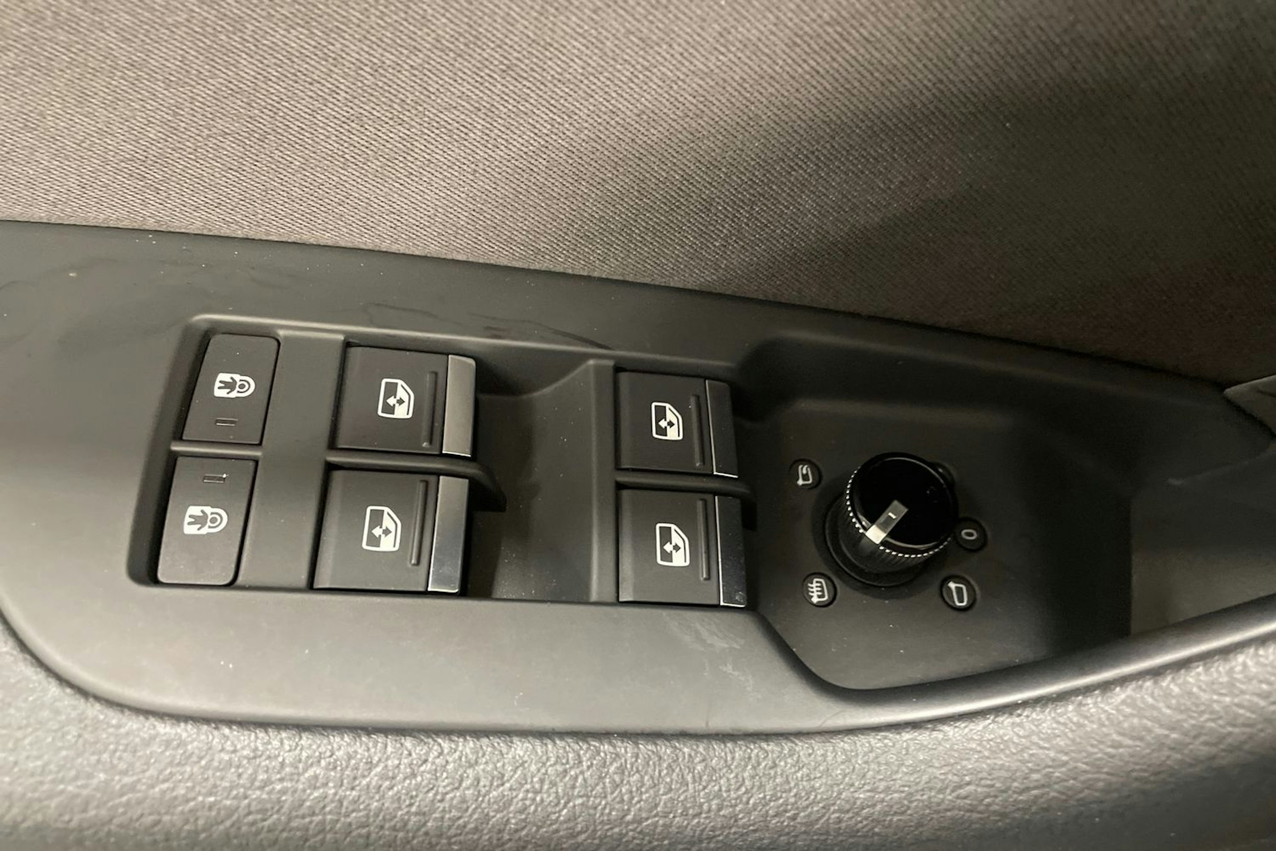 valkoinen Audi A6 2020 kuva 34.