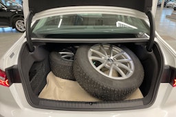 valkoinen Audi A6 2020 kuva 36.