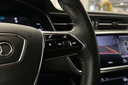 musta Audi A6 2021 kuva 15.