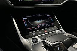 musta Audi A6 2021 kuva 23.