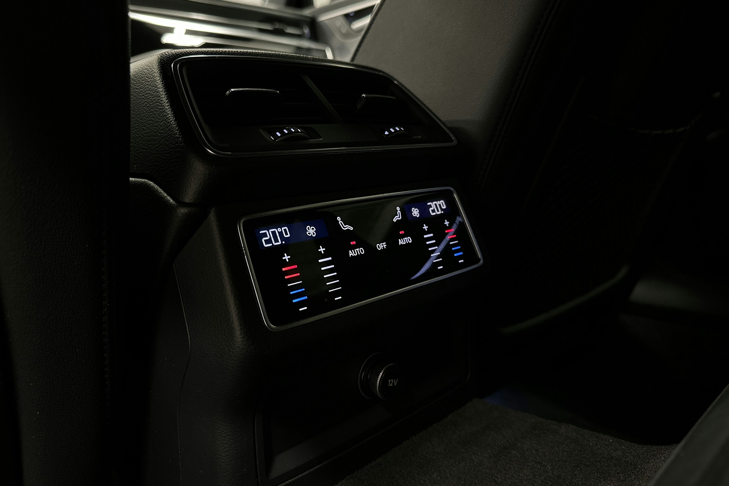 musta Audi A6 2021 kuva 25.