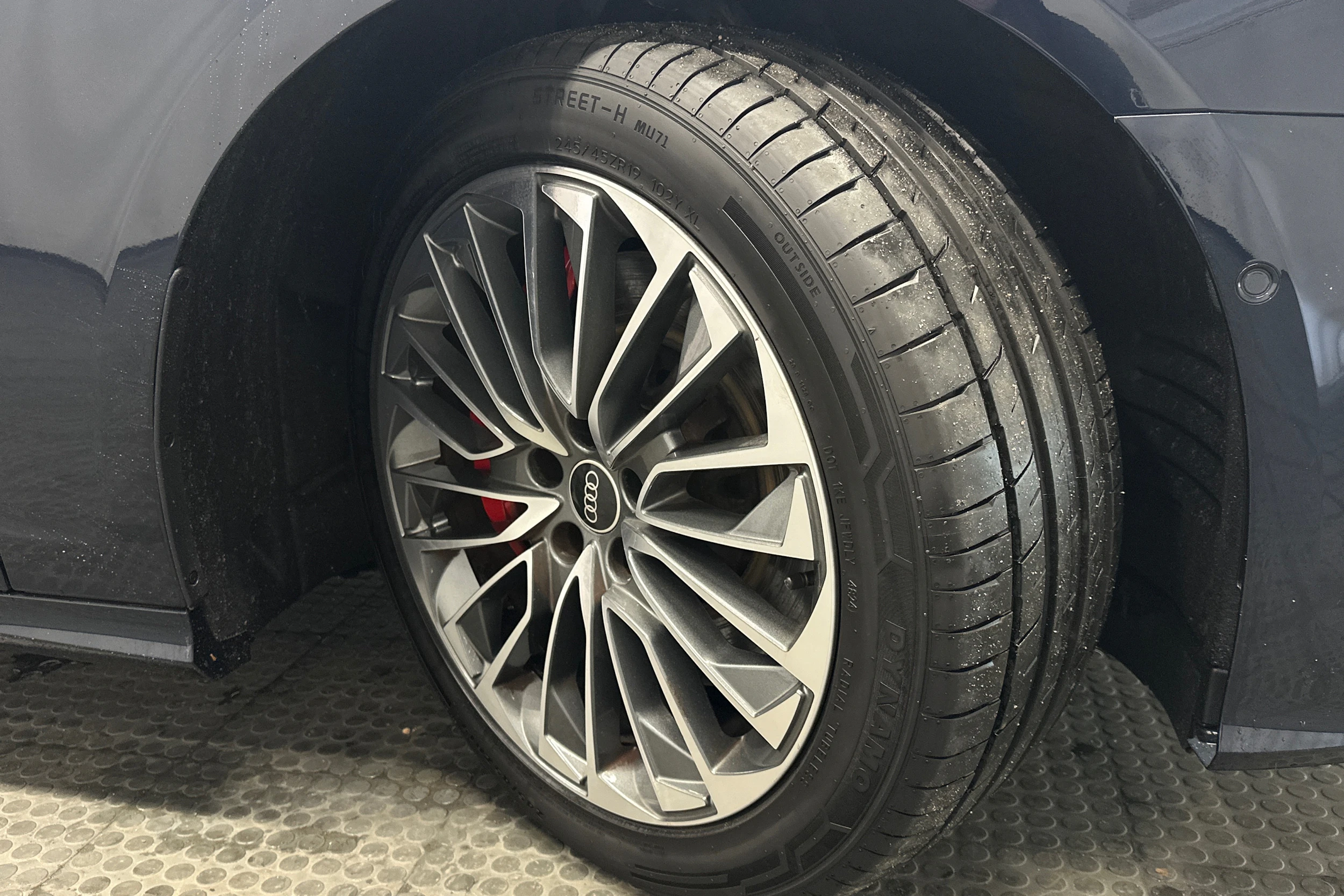 sininen Audi A6 2021 kuva 10.