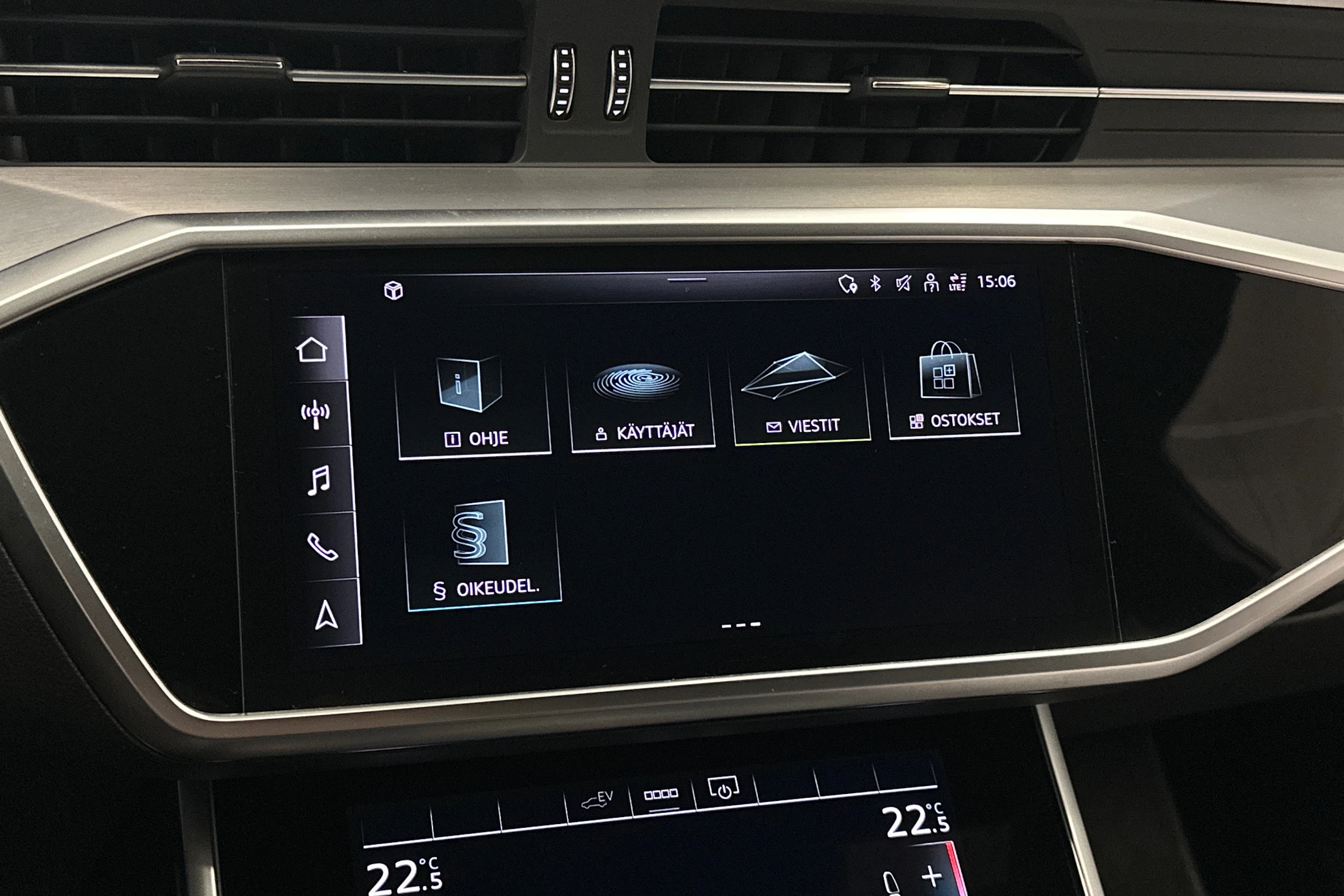 sininen Audi A6 2021 kuva 17.